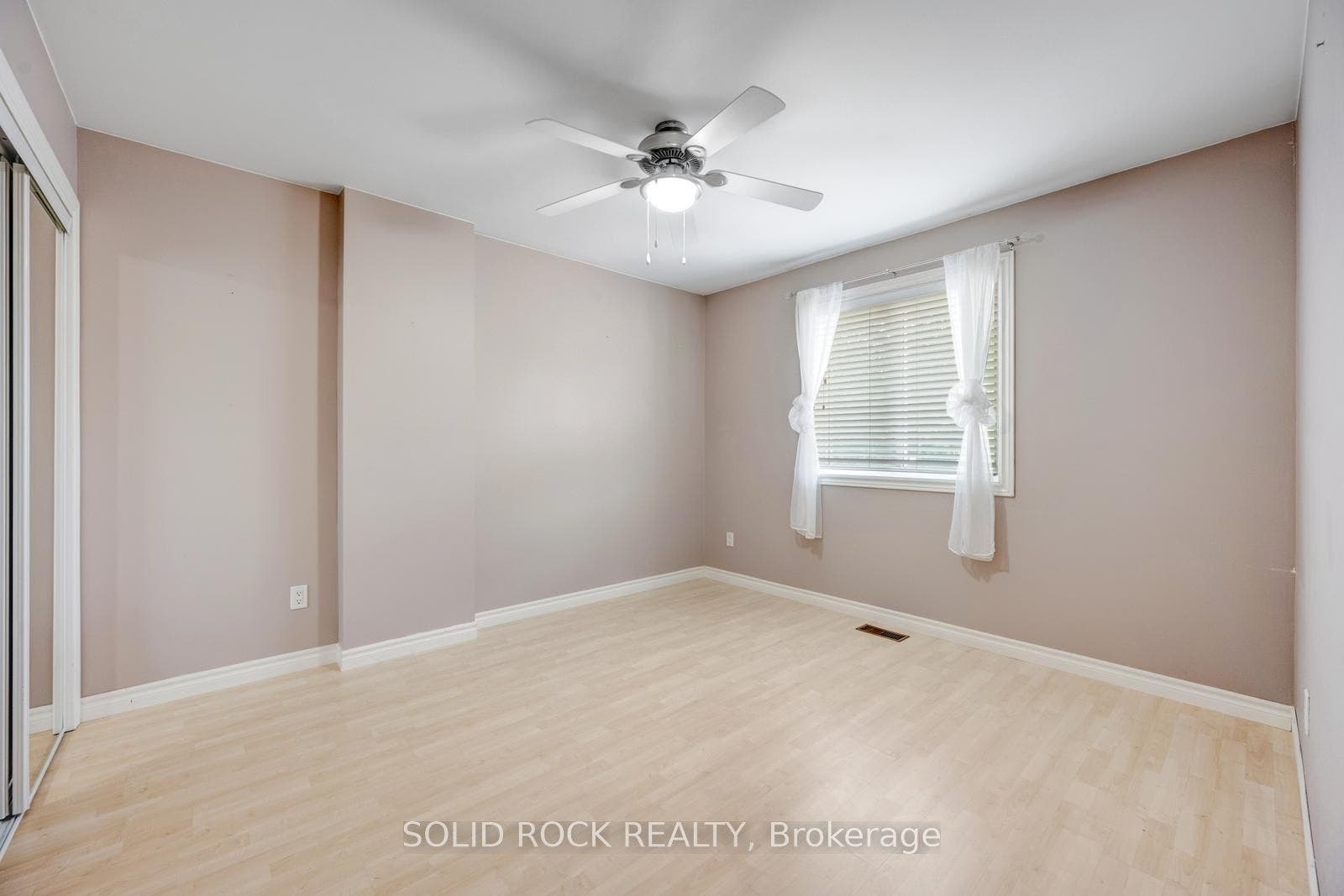 5372 Spruce Avenue, Burlington, Halton ON L7L 1N7