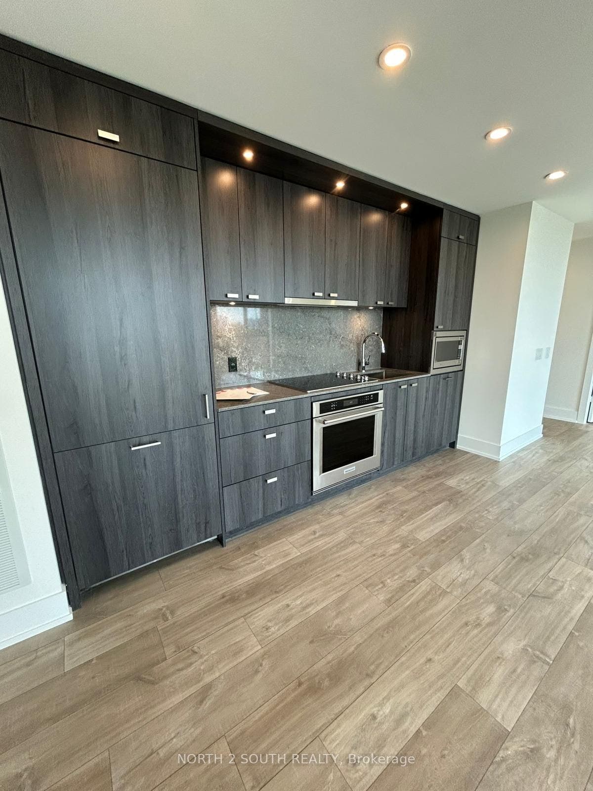 858 Dupont Street, #529, Toronto W, Toronto ON M6G 0C1 858 Dupont Street, #529, Toronto W, Toronto ON M6G 0C1