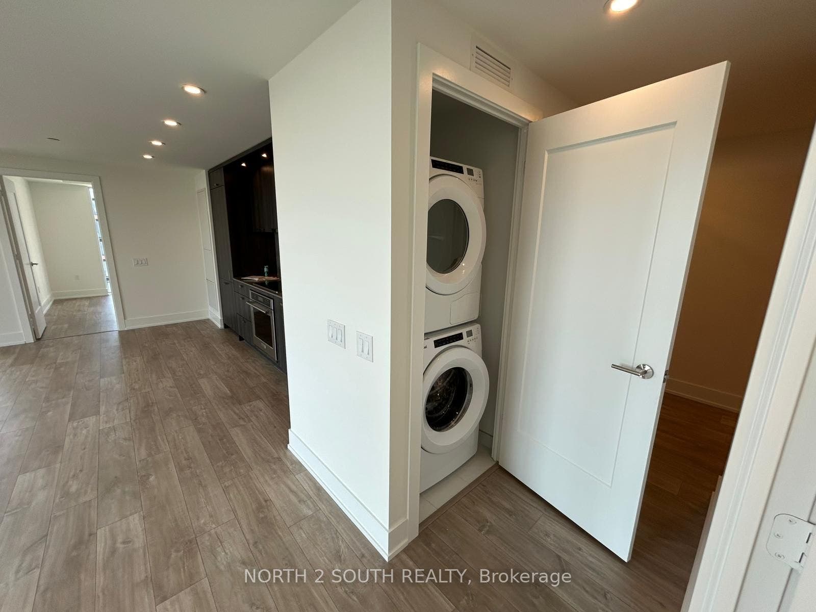858 Dupont Street, #529, Toronto W, Toronto ON M6G 0C1 858 Dupont Street, #529, Toronto W, Toronto ON M6G 0C1