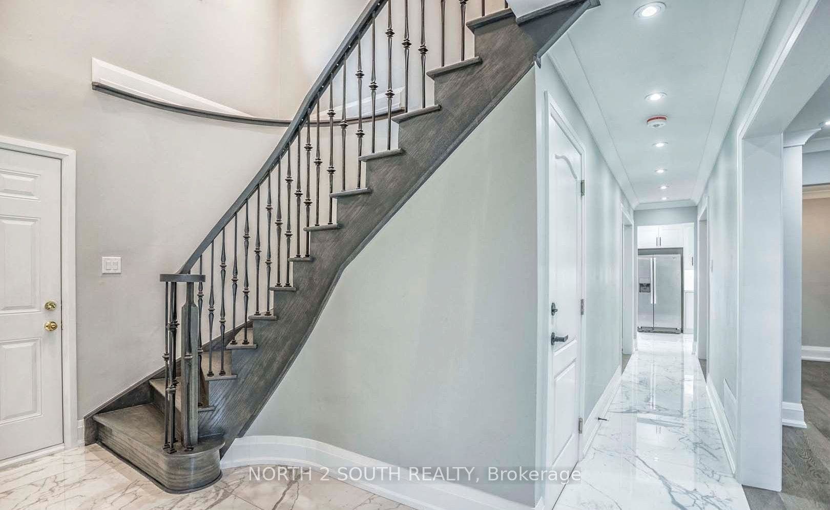 37 Loire Court, #upper, Toronto W, Toronto ON M9V 4Z7 37 Loire Court, #upper, Toronto W, Toronto ON M9V 4Z7