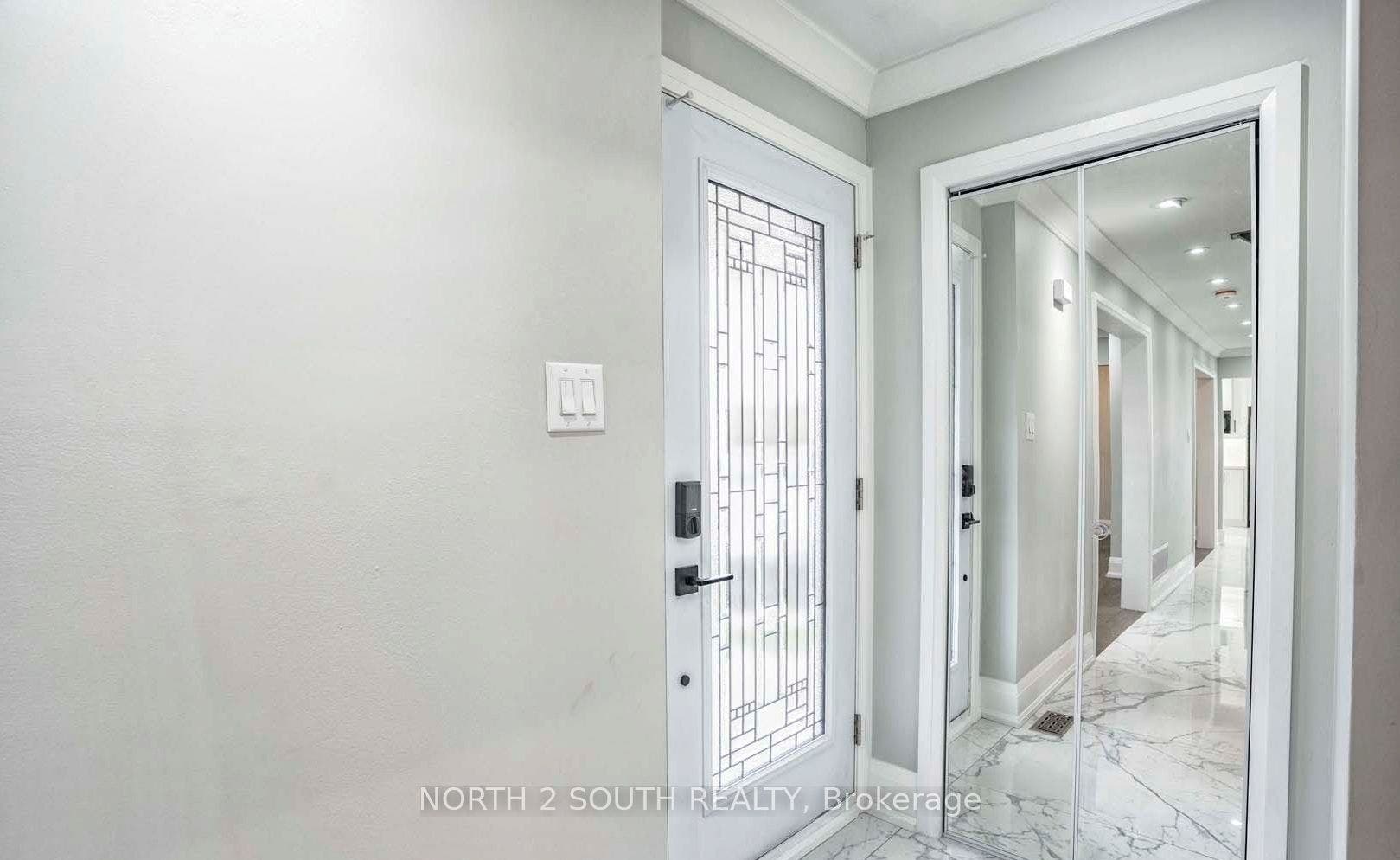 37 Loire Court, #upper, Toronto W, Toronto ON M9V 4Z7 37 Loire Court, #upper, Toronto W, Toronto ON M9V 4Z7