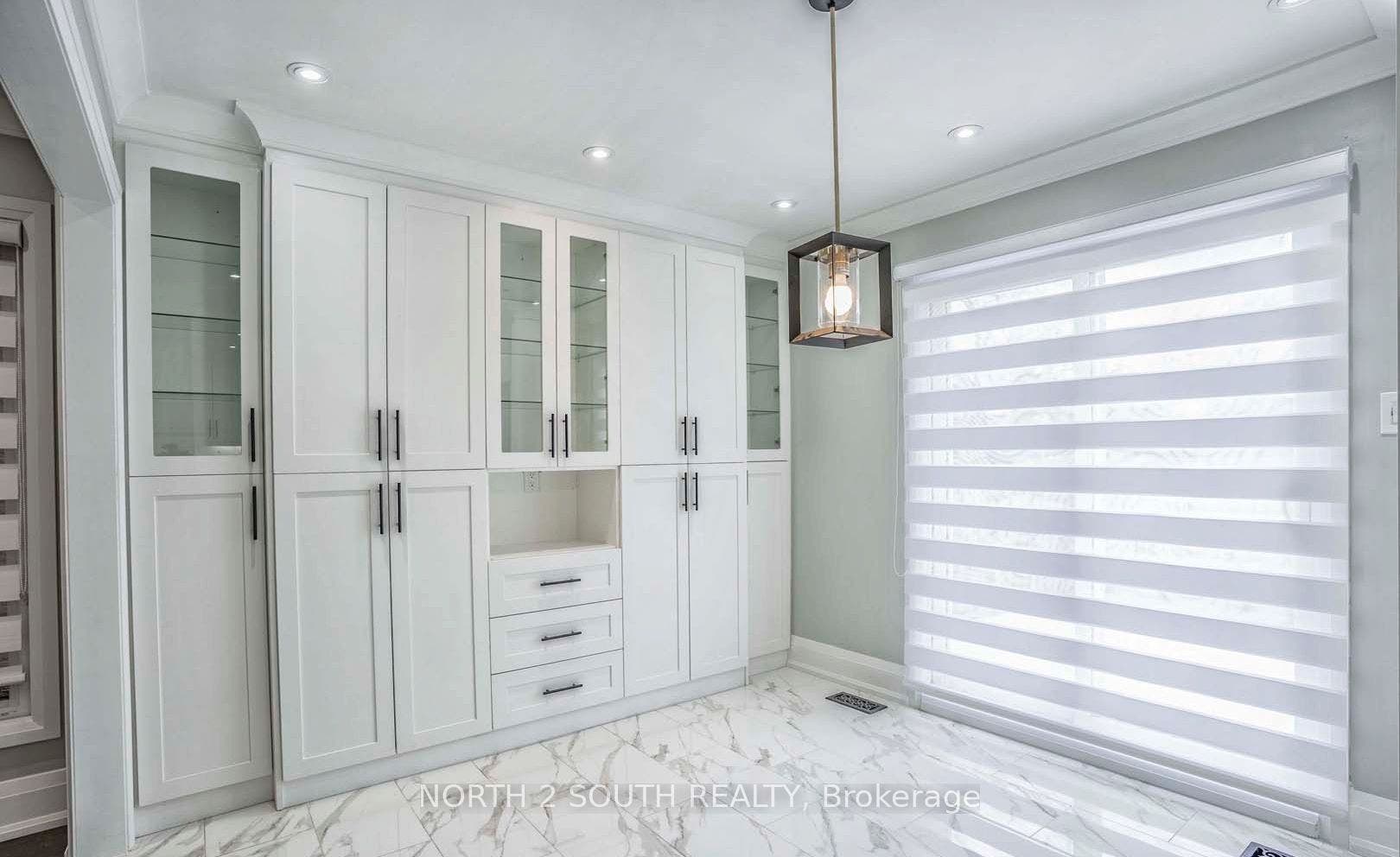 37 Loire Court, #upper, Toronto W, Toronto ON M9V 4Z7 37 Loire Court, #upper, Toronto W, Toronto ON M9V 4Z7