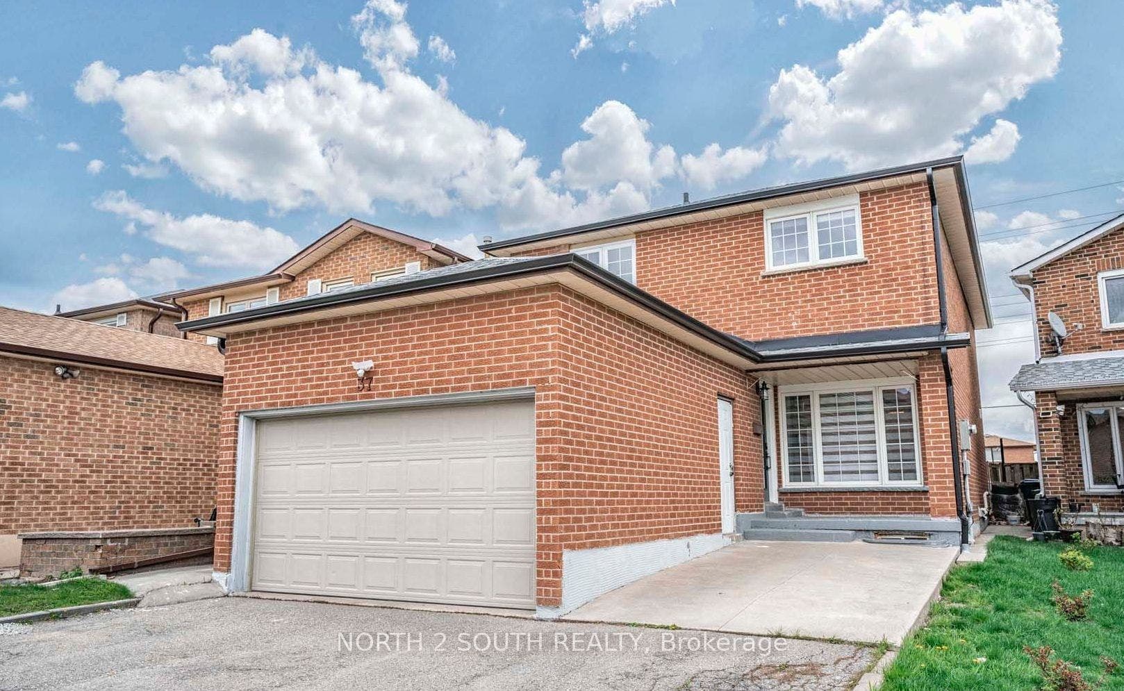 37 Loire Court, #upper, Toronto W, Toronto ON M9V 4Z7 37 Loire Court, #upper, Toronto W, Toronto ON M9V 4Z7