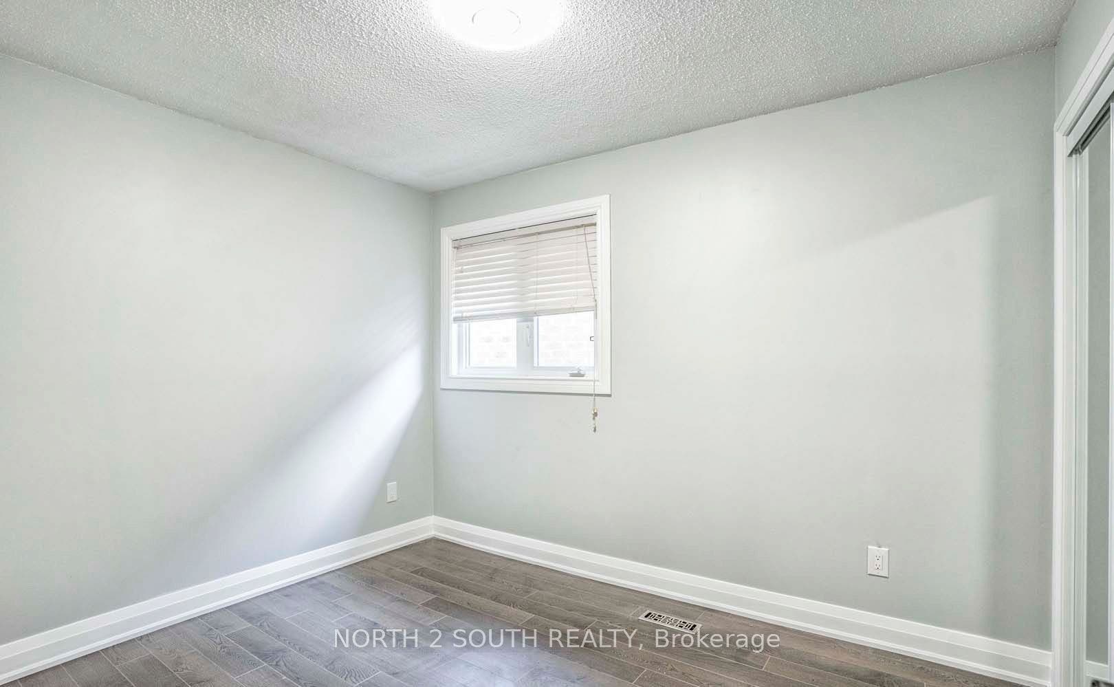 37 Loire Court, #upper, Toronto W, Toronto ON M9V 4Z7 37 Loire Court, #upper, Toronto W, Toronto ON M9V 4Z7