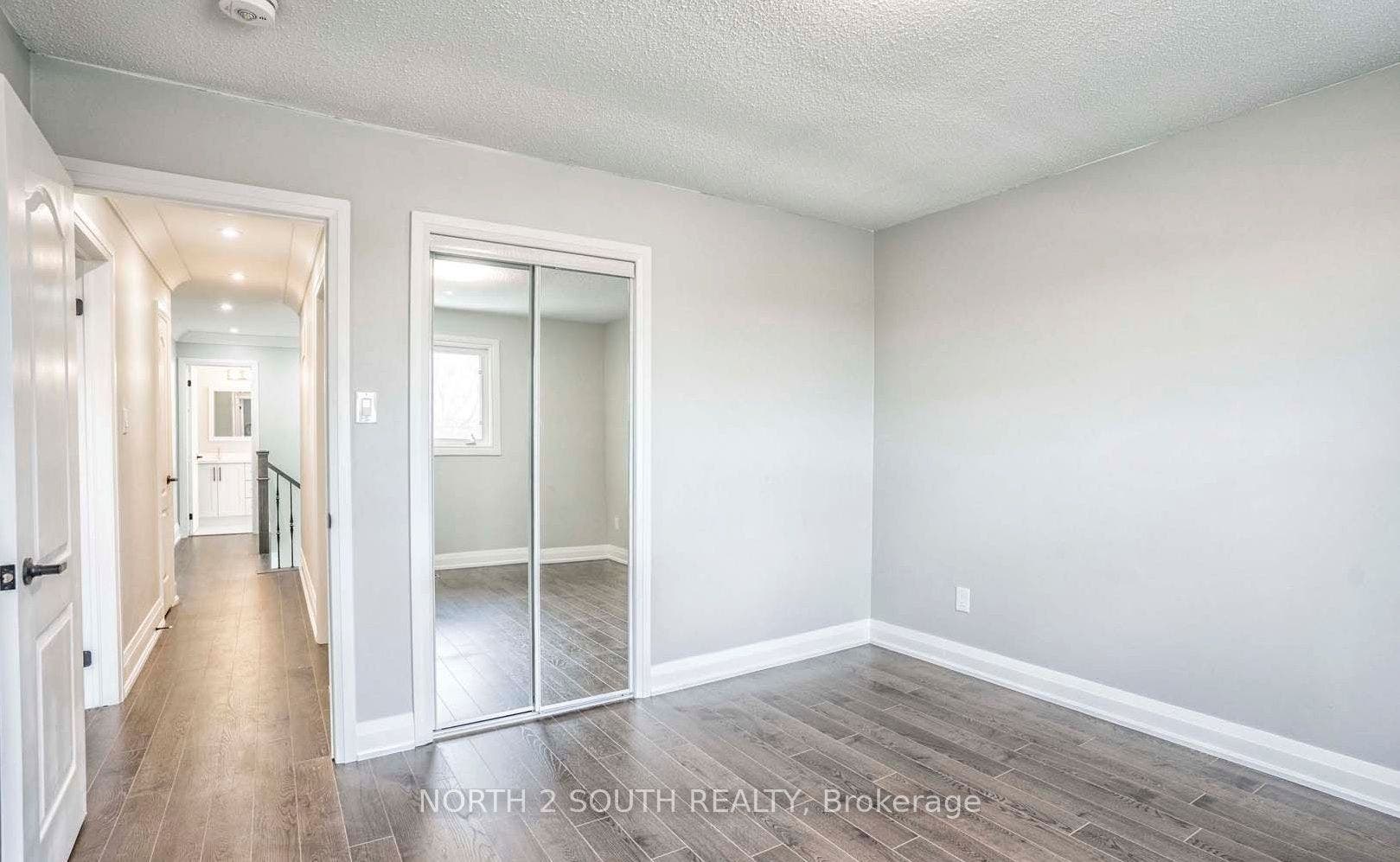37 Loire Court, #upper, Toronto W, Toronto ON M9V 4Z7 37 Loire Court, #upper, Toronto W, Toronto ON M9V 4Z7