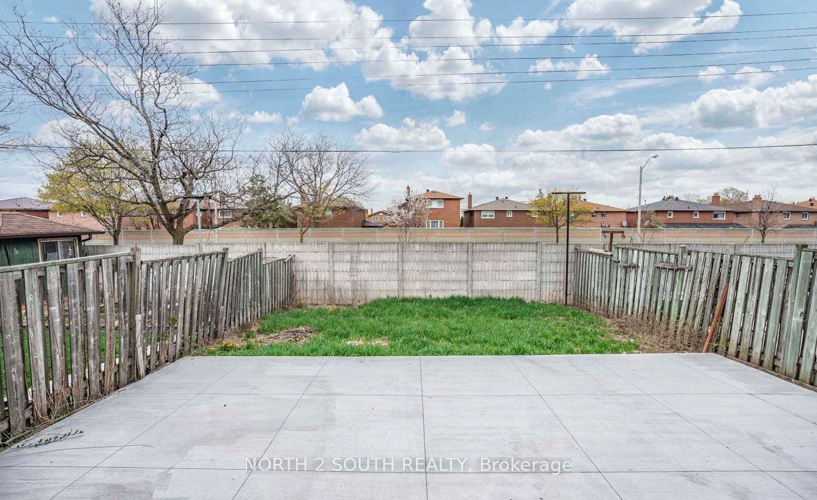 37 Loire Court, #upper, Toronto W, Toronto ON M9V 4Z7 37 Loire Court, #upper, Toronto W, Toronto ON M9V 4Z7