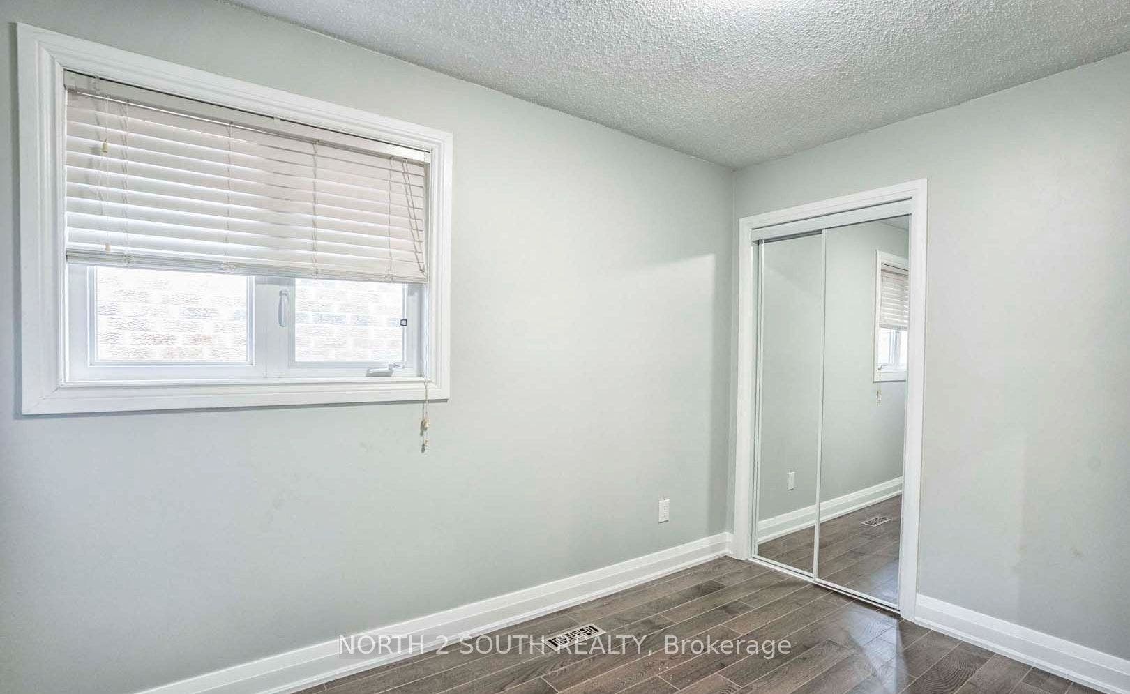 37 Loire Court, #upper, Toronto W, Toronto ON M9V 4Z7 37 Loire Court, #upper, Toronto W, Toronto ON M9V 4Z7