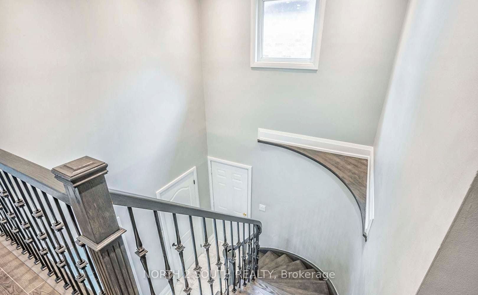 37 Loire Court, #upper, Toronto W, Toronto ON M9V 4Z7 37 Loire Court, #upper, Toronto W, Toronto ON M9V 4Z7