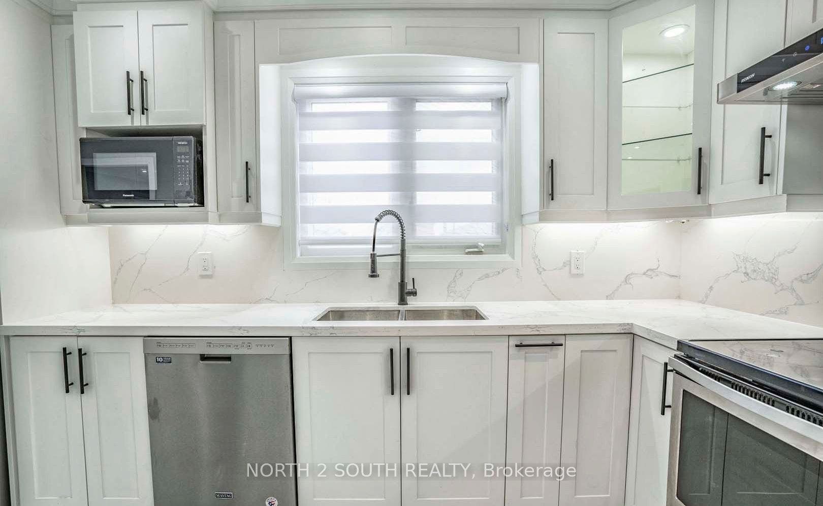 37 Loire Court, #upper, Toronto W, Toronto ON M9V 4Z7 37 Loire Court, #upper, Toronto W, Toronto ON M9V 4Z7