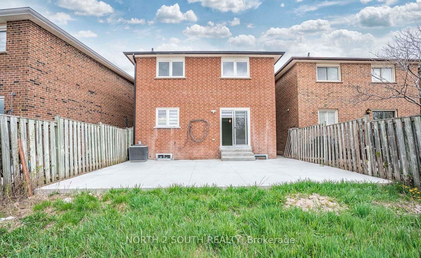 37 Loire Court, #upper, Toronto W, Toronto ON M9V 4Z7 37 Loire Court, #upper, Toronto W, Toronto ON M9V 4Z7