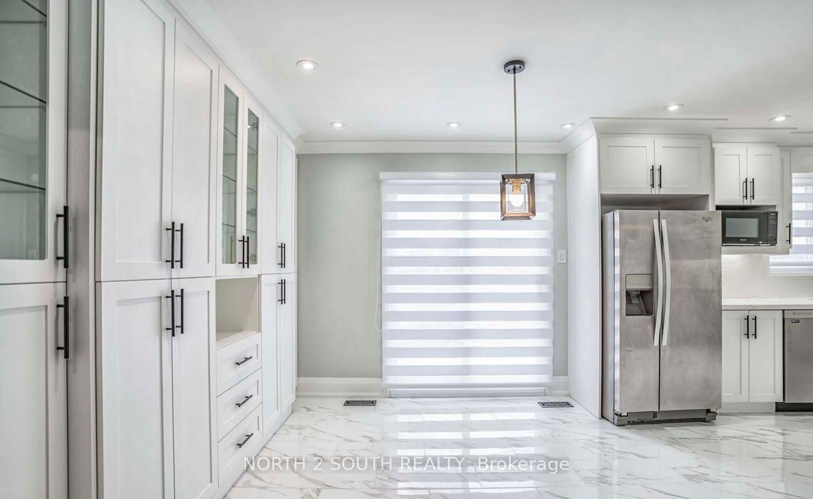 37 Loire Court, #upper, Toronto W, Toronto ON M9V 4Z7 37 Loire Court, #upper, Toronto W, Toronto ON M9V 4Z7