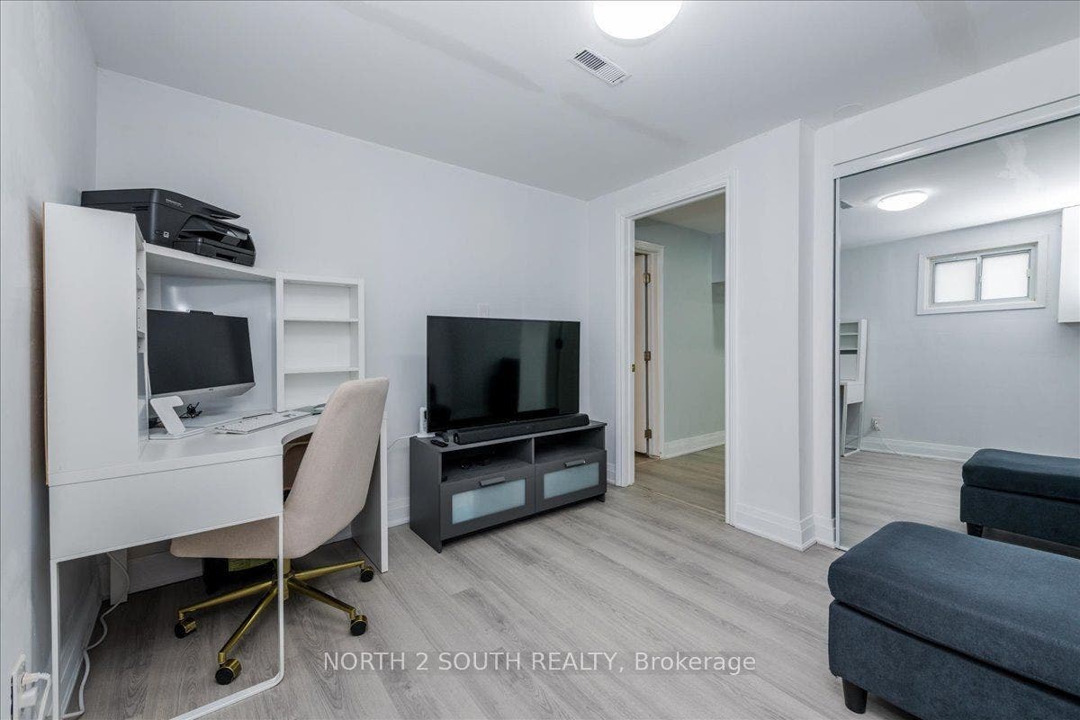 7520 Langworthy Drive, #Lower, Mississauga, Peel ON L4T 2R9 7520 Langworthy Drive, #Lower, Mississauga, Peel ON L4T 2R9