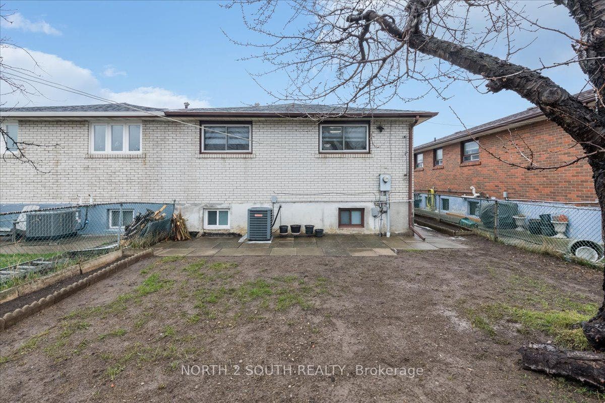 7520 Langworthy Drive, #Lower, Mississauga, Peel ON L4T 2R9 7520 Langworthy Drive, #Lower, Mississauga, Peel ON L4T 2R9