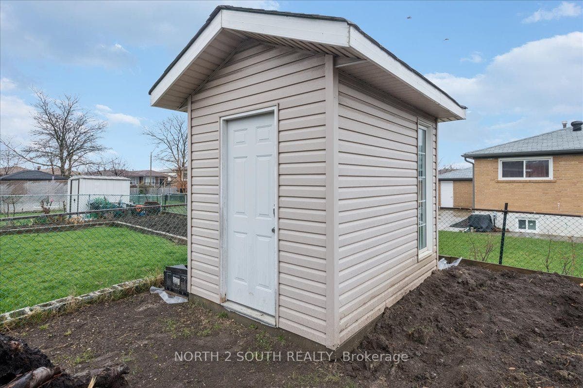 7520 Langworthy Drive, #Lower, Mississauga, Peel ON L4T 2R9 7520 Langworthy Drive, #Lower, Mississauga, Peel ON L4T 2R9