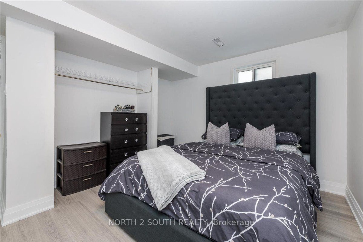 7520 Langworthy Drive, #Lower, Mississauga, Peel ON L4T 2R9 7520 Langworthy Drive, #Lower, Mississauga, Peel ON L4T 2R9