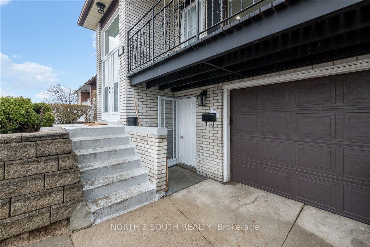 7520 Langworthy Drive, #Lower, Mississauga, Peel ON L4T 2R9 7520 Langworthy Drive, #Lower, Mississauga, Peel ON L4T 2R9