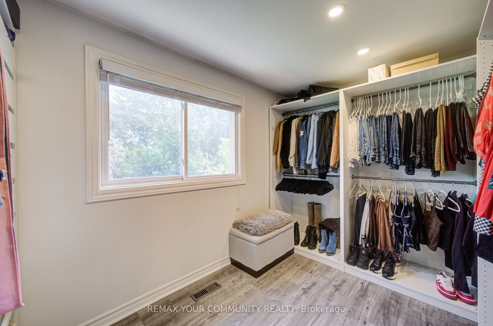 3205 Martins Pine Court, Mississauga, Peel ON L5L 1G2