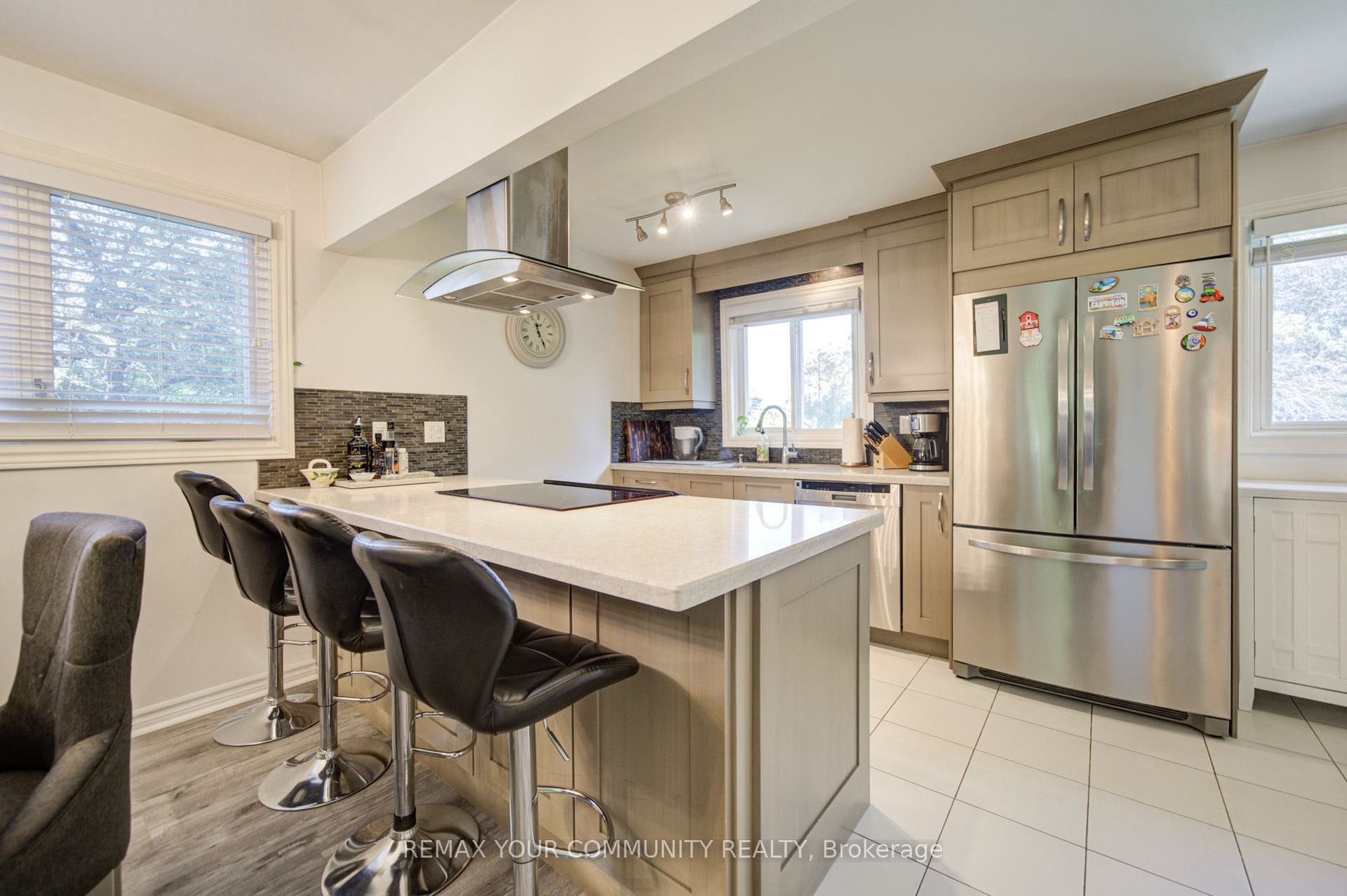 3205 Martins Pine Court, Mississauga, Peel ON L5L 1G2