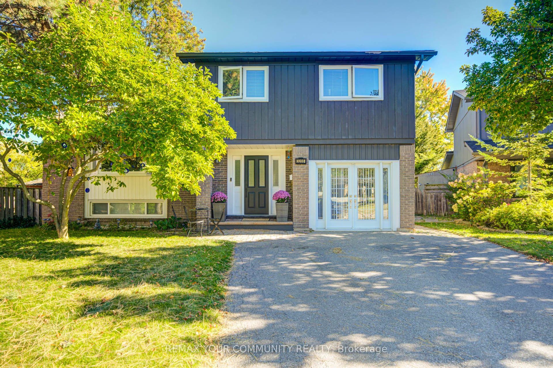 3205 Martins Pine Court, Mississauga, Peel ON L5L 1G2