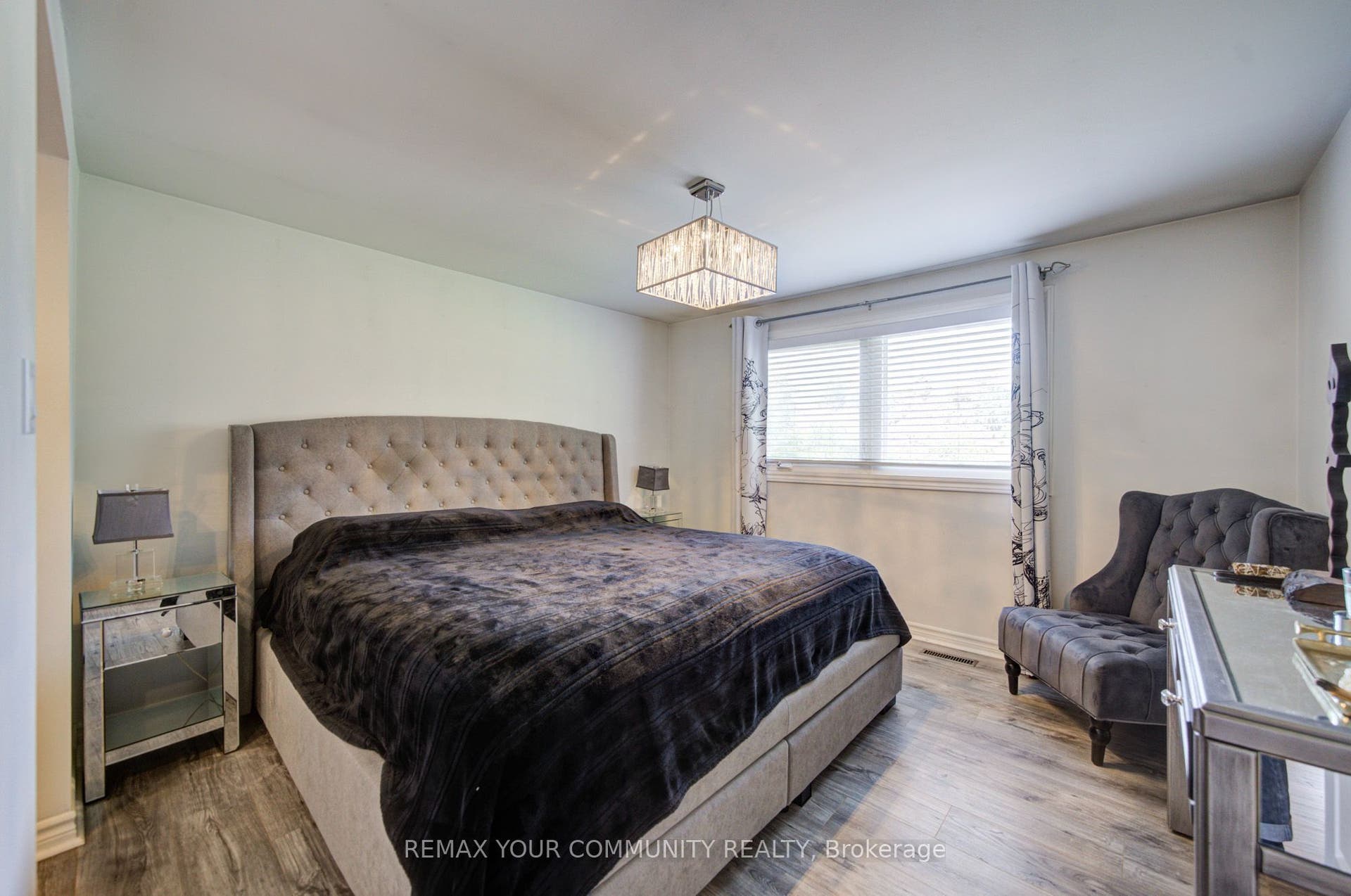 3205 Martins Pine Court, Mississauga, Peel ON L5L 1G2