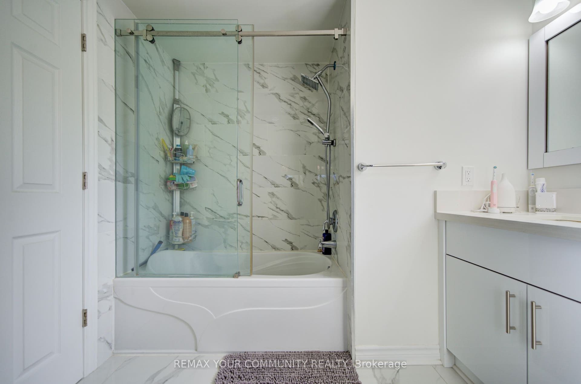 3205 Martins Pine Court, Mississauga, Peel ON L5L 1G2