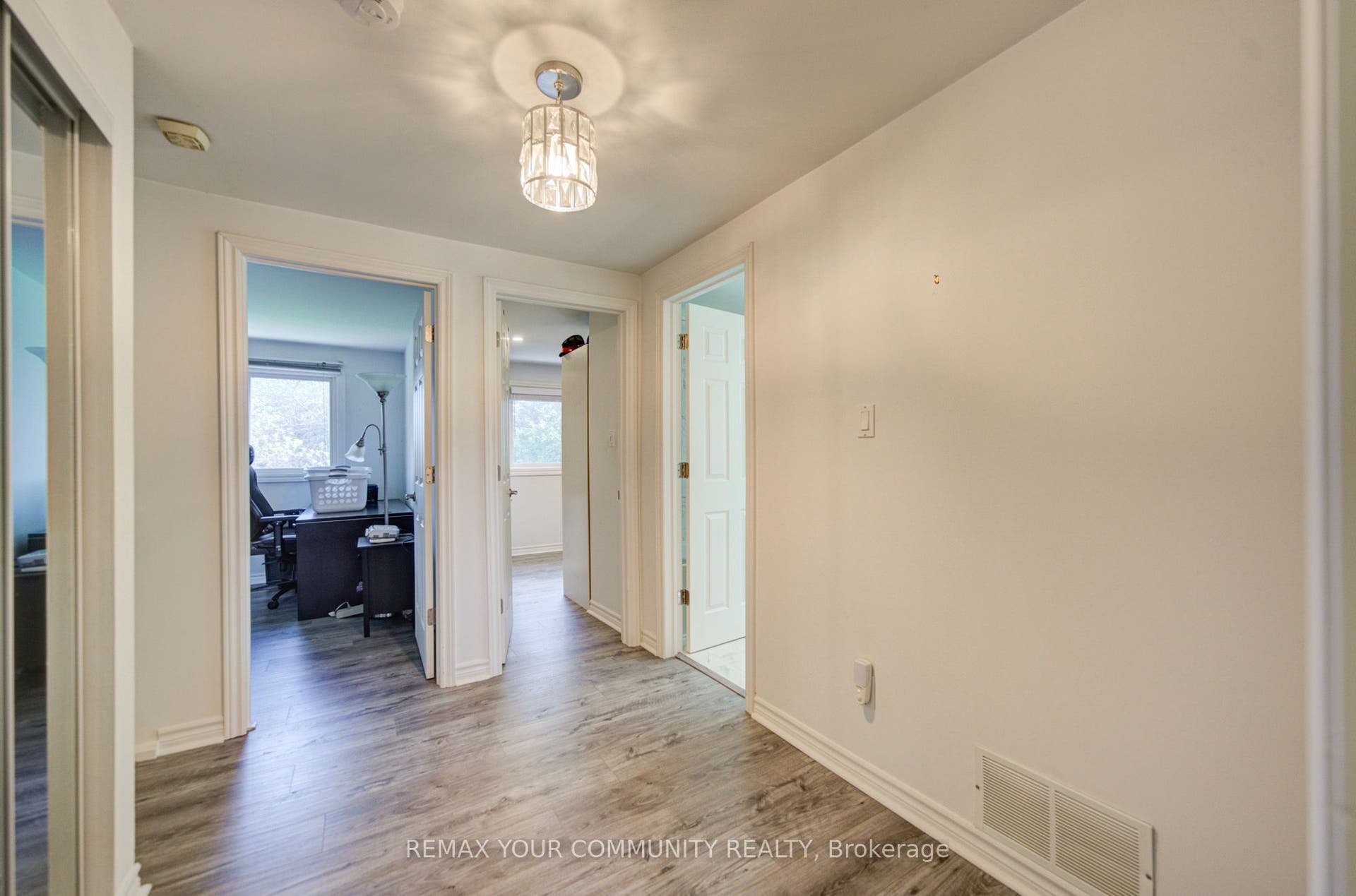 3205 Martins Pine Court, Mississauga, Peel ON L5L 1G2