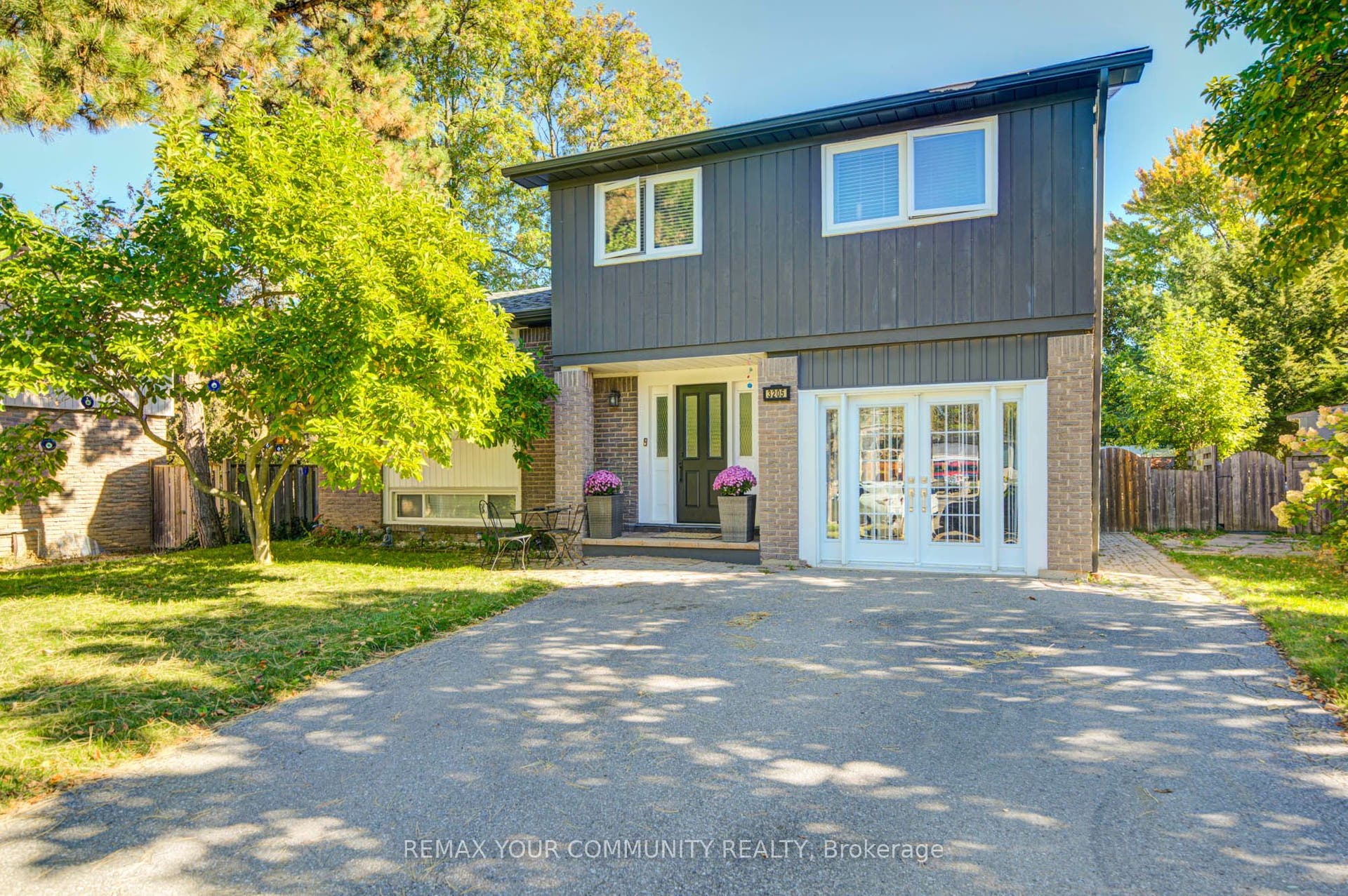 3205 Martins Pine Court, Mississauga, Peel ON L5L 1G2