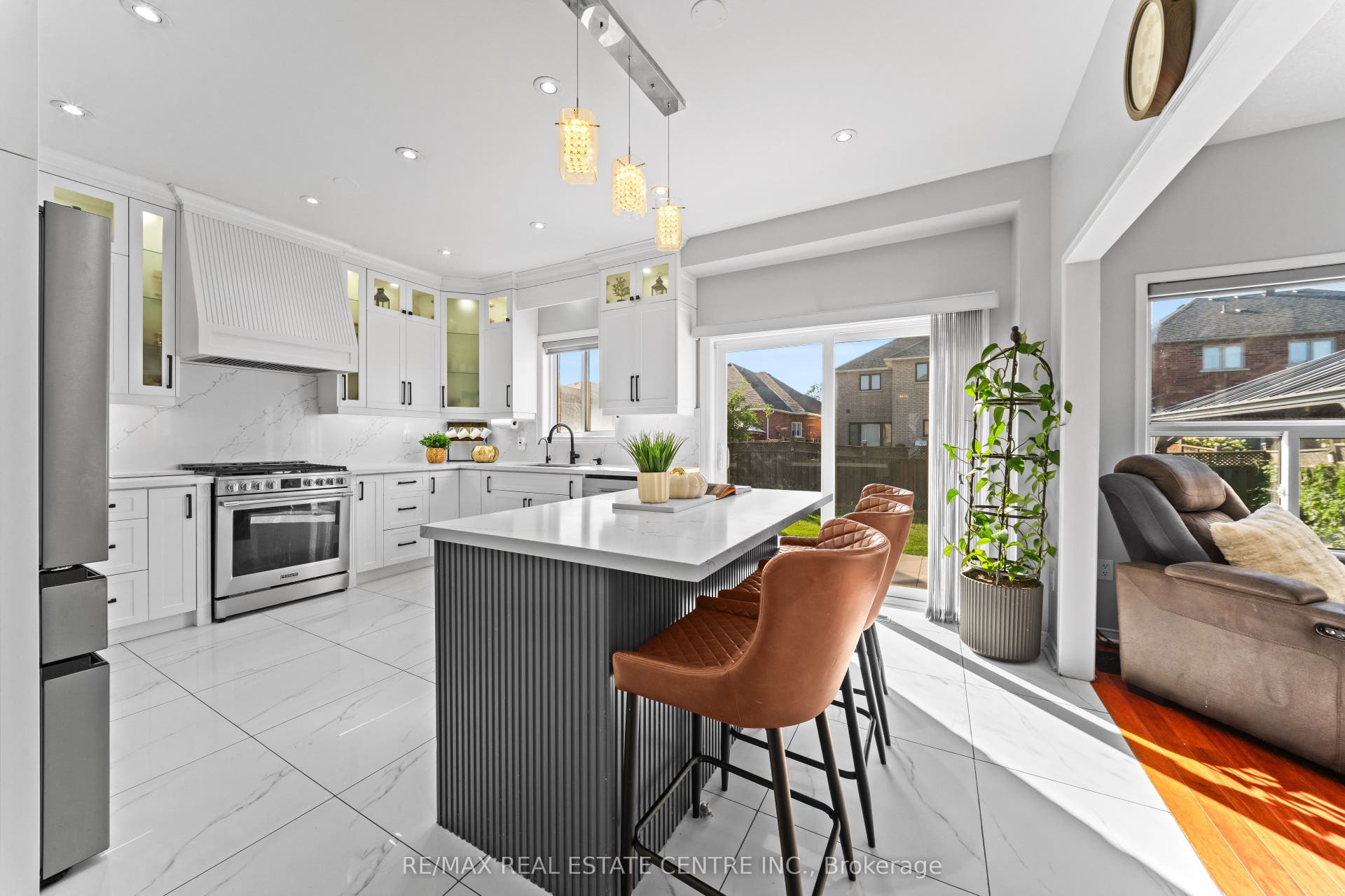 10 Midvale Road, Brampton, Brampton, Peel ON L7A 2N1