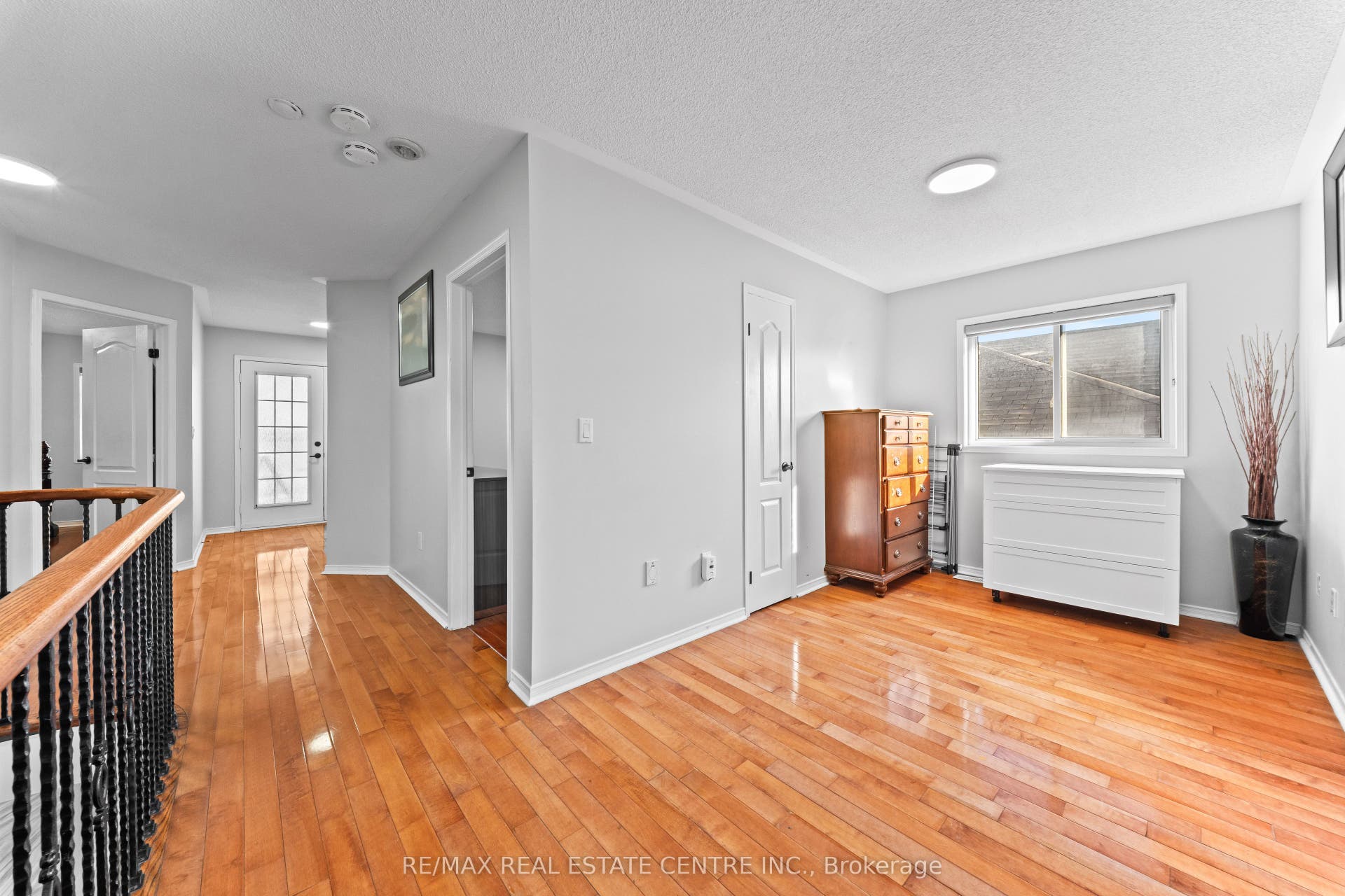 10 Midvale Road, Brampton, Brampton, Peel ON L7A 2N1