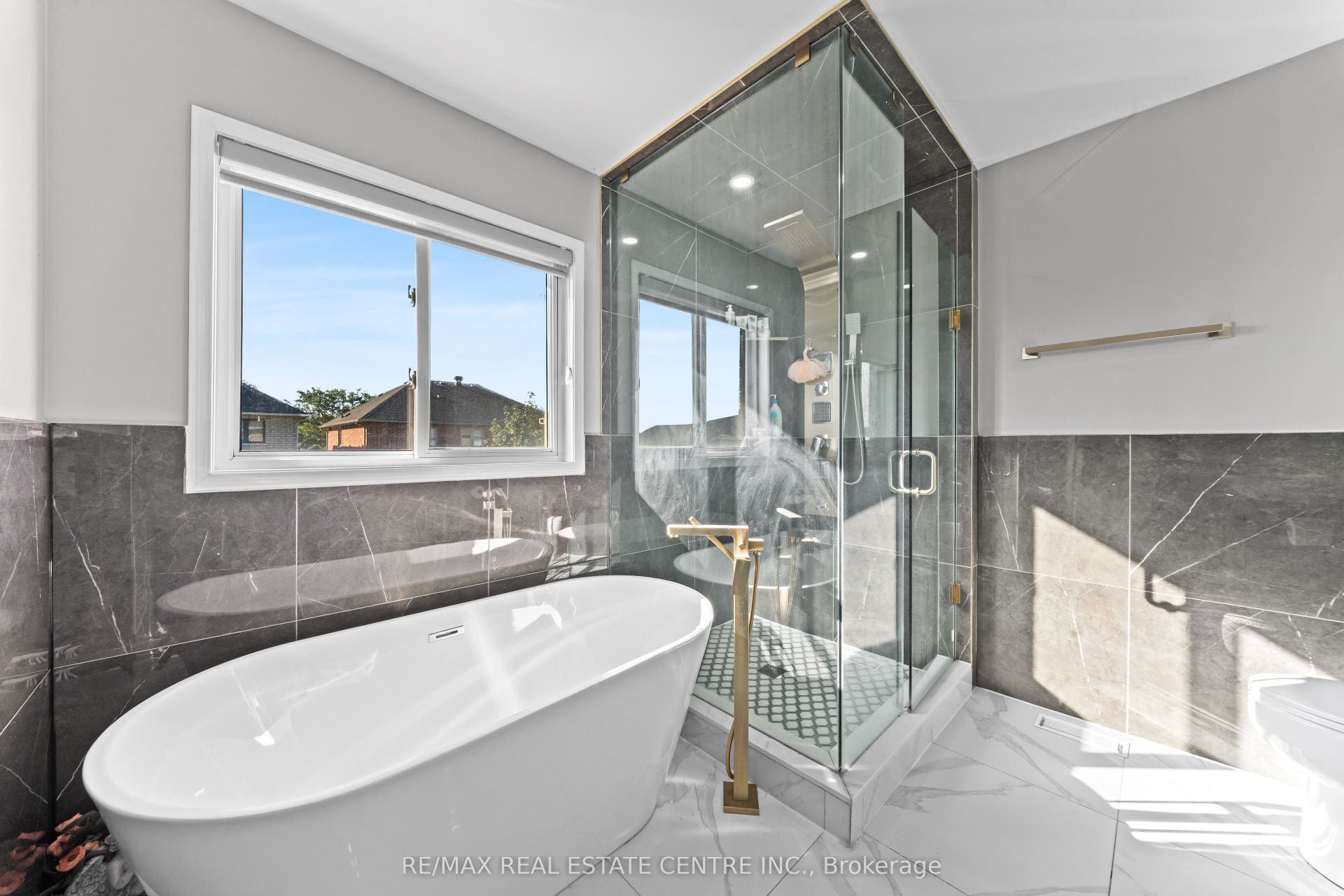 10 Midvale Road, Brampton, Brampton, Peel ON L7A 2N1