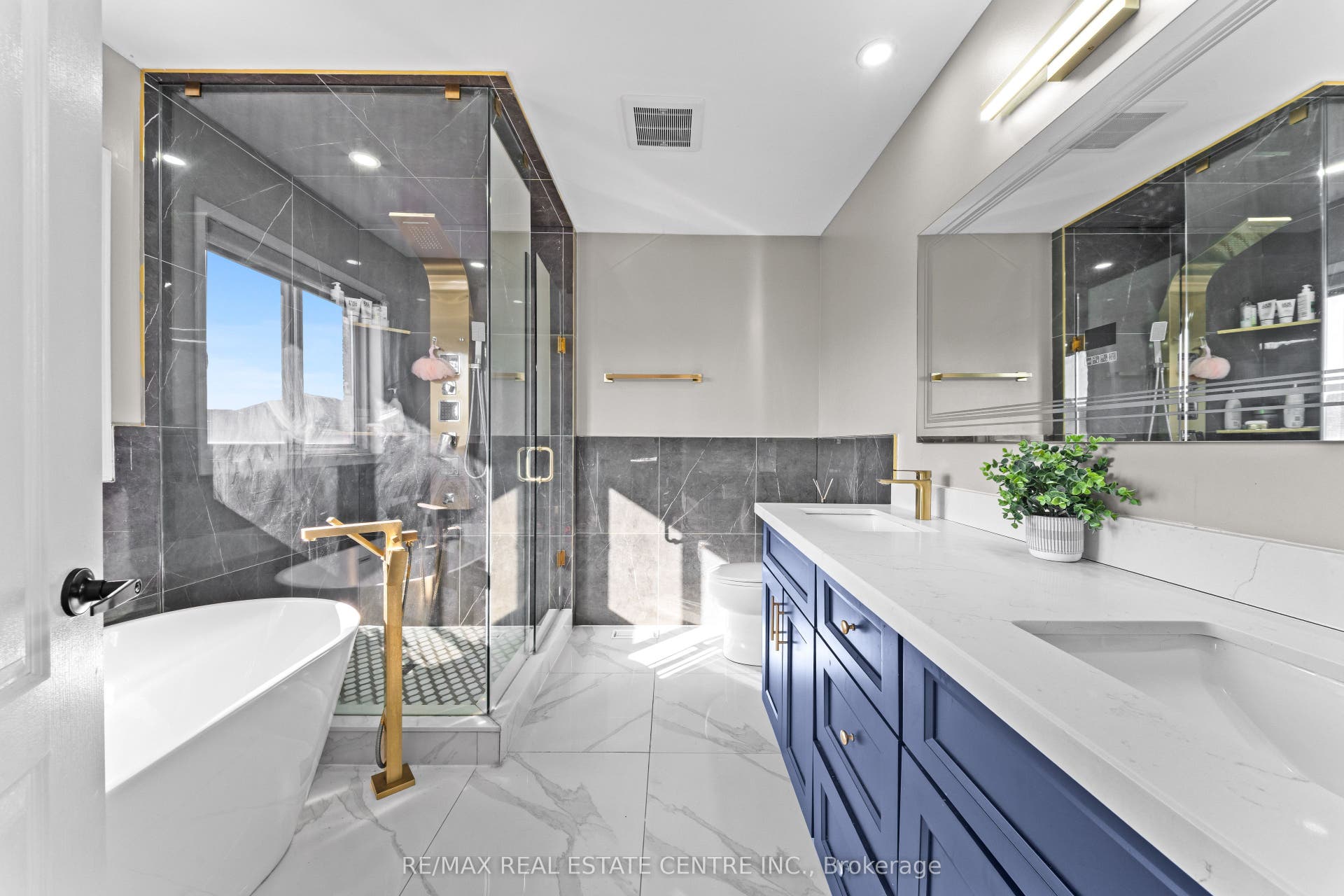 10 Midvale Road, Brampton, Brampton, Peel ON L7A 2N1
