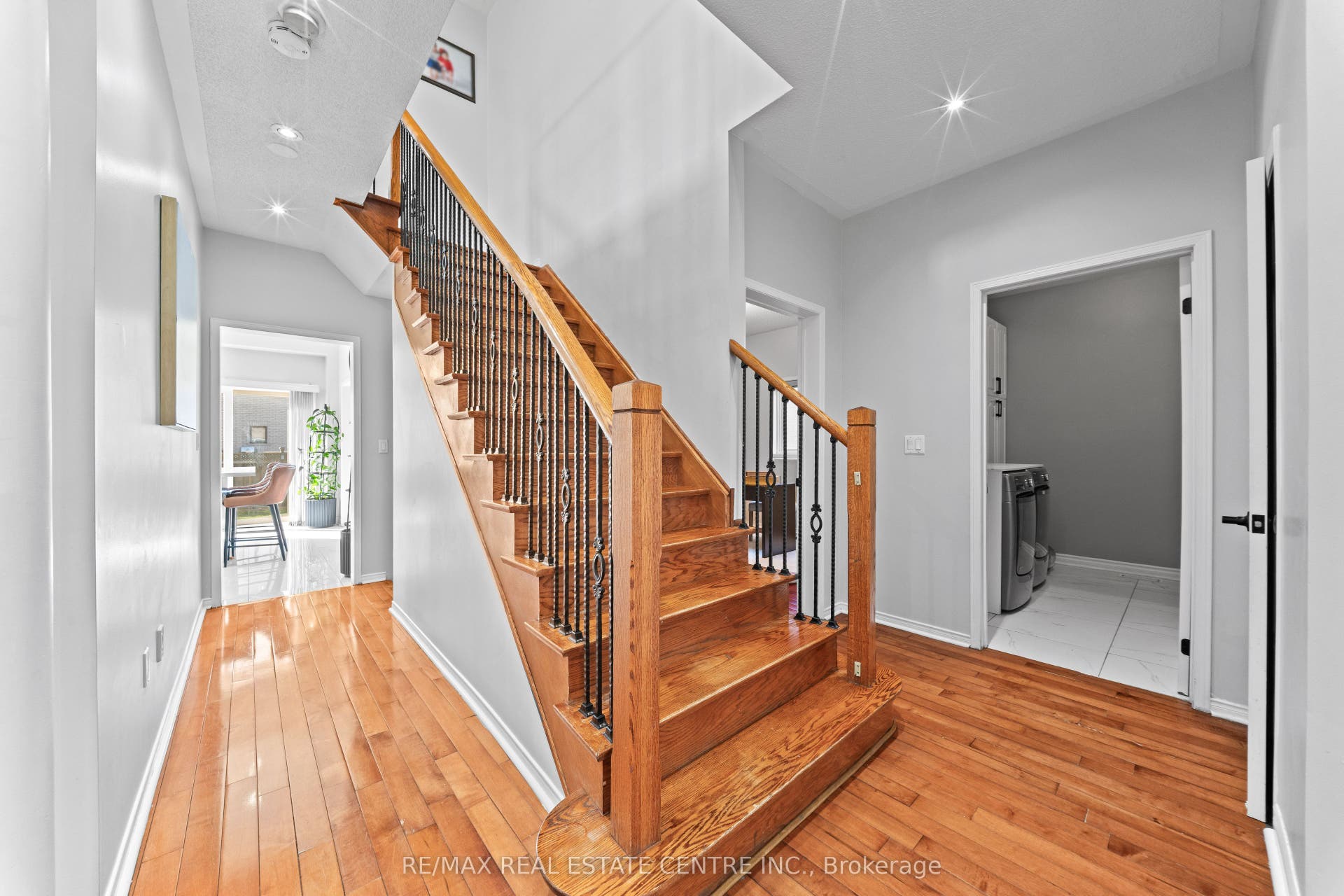 10 Midvale Road, Brampton, Brampton, Peel ON L7A 2N1