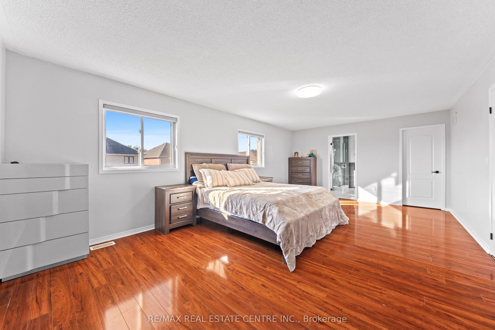 10 Midvale Road, Brampton, Brampton, Peel ON L7A 2N1