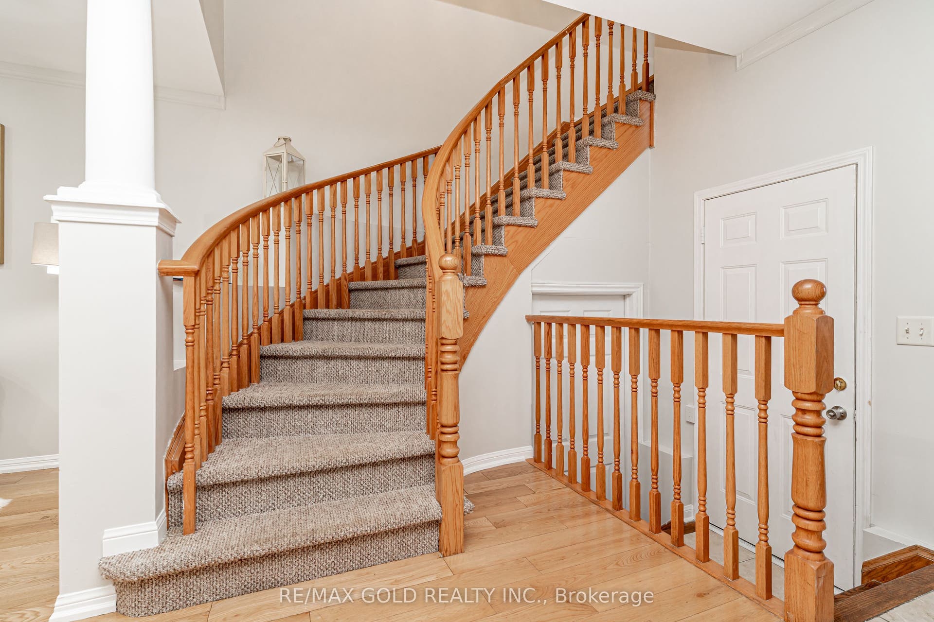 34 Jingle Crescent, Brampton, Peel ON L6S 0B2
