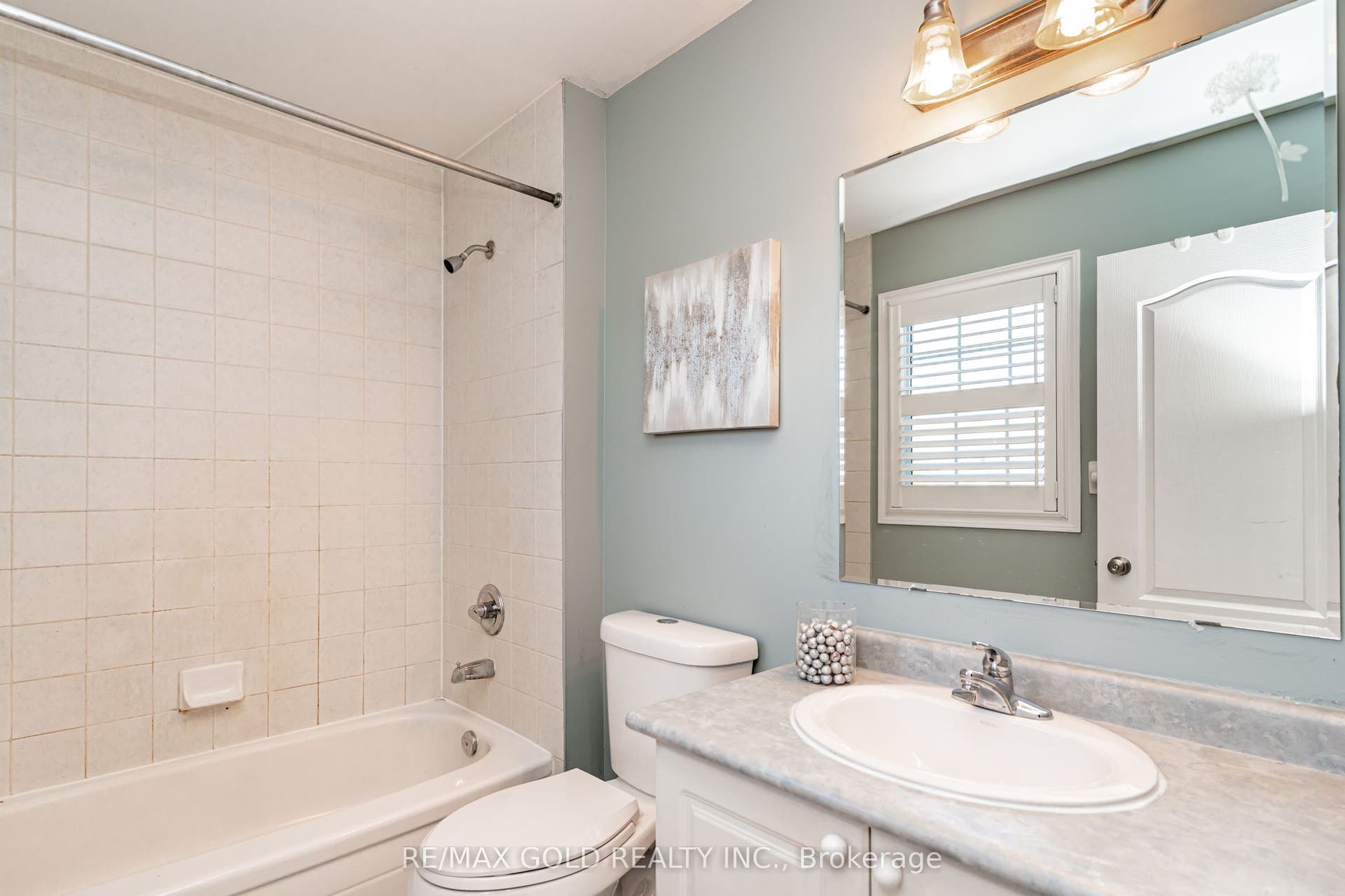 34 Jingle Crescent, Brampton, Peel ON L6S 0B2