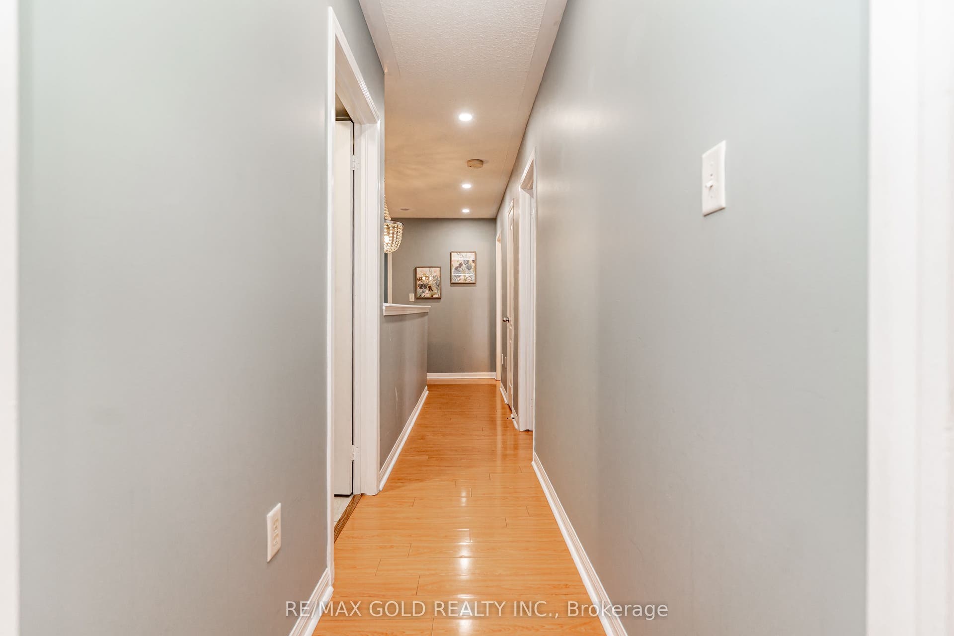 34 Jingle Crescent, Brampton, Peel ON L6S 0B2