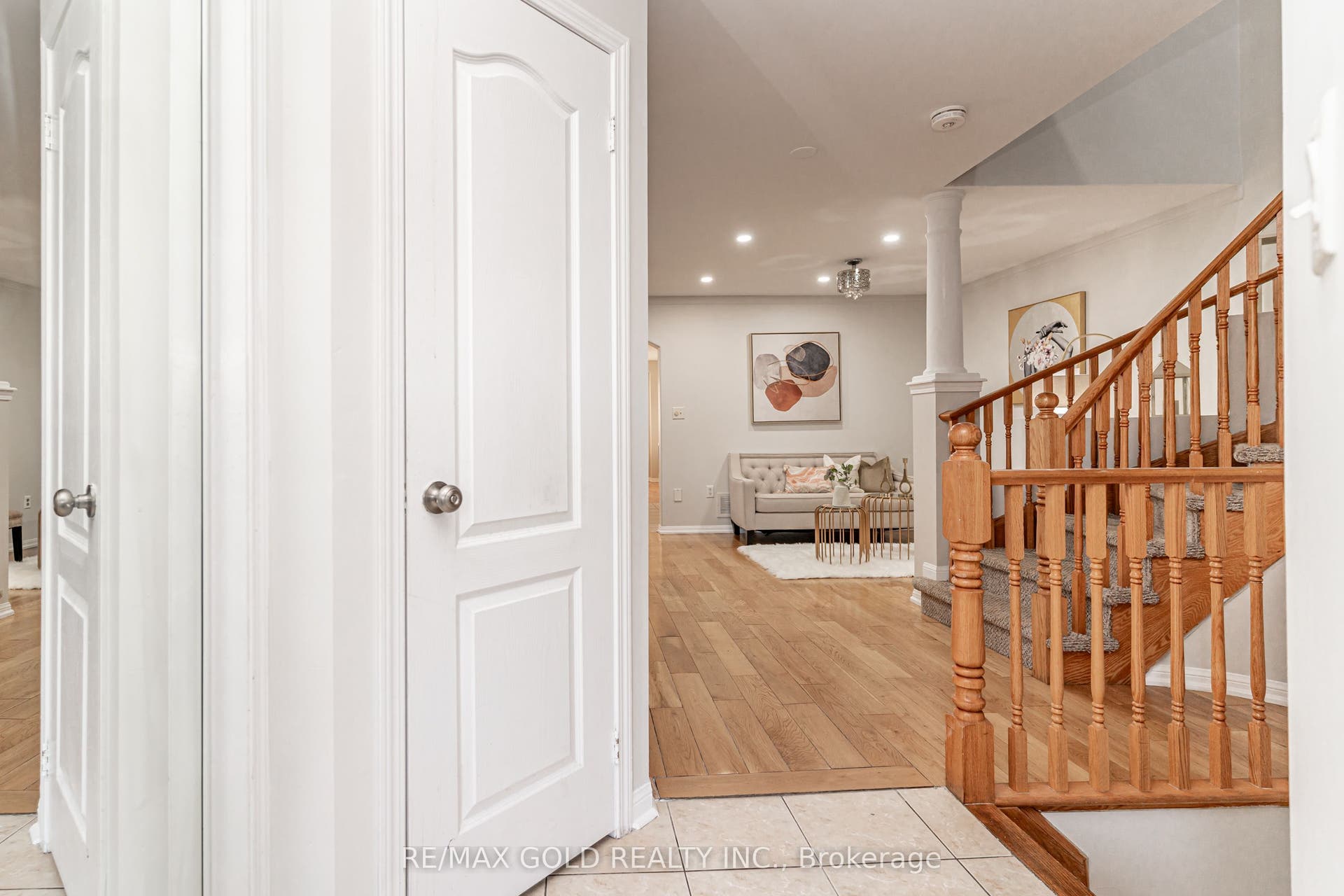 34 Jingle Crescent, Brampton, Peel ON L6S 0B2