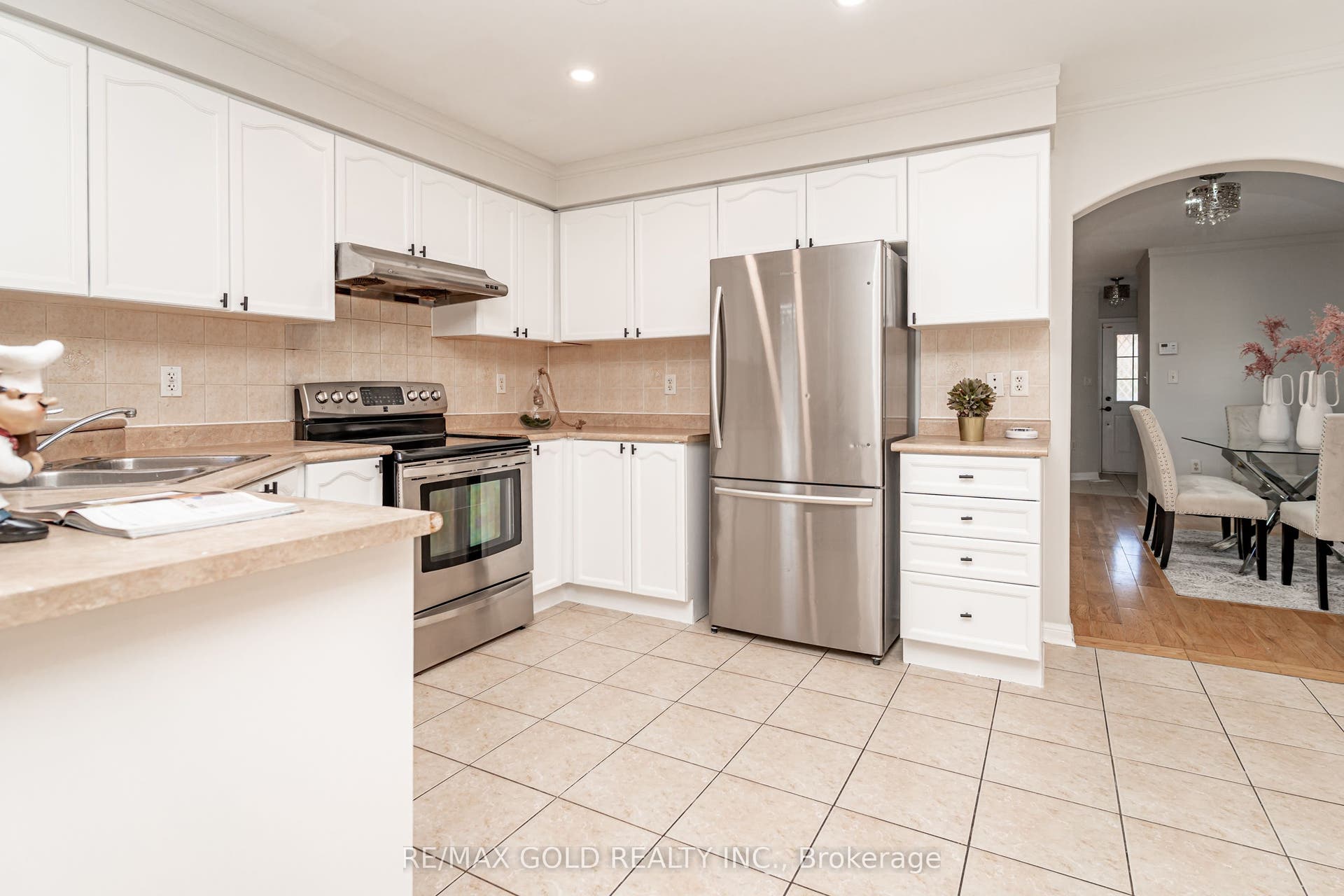 34 Jingle Crescent, Brampton, Peel ON L6S 0B2