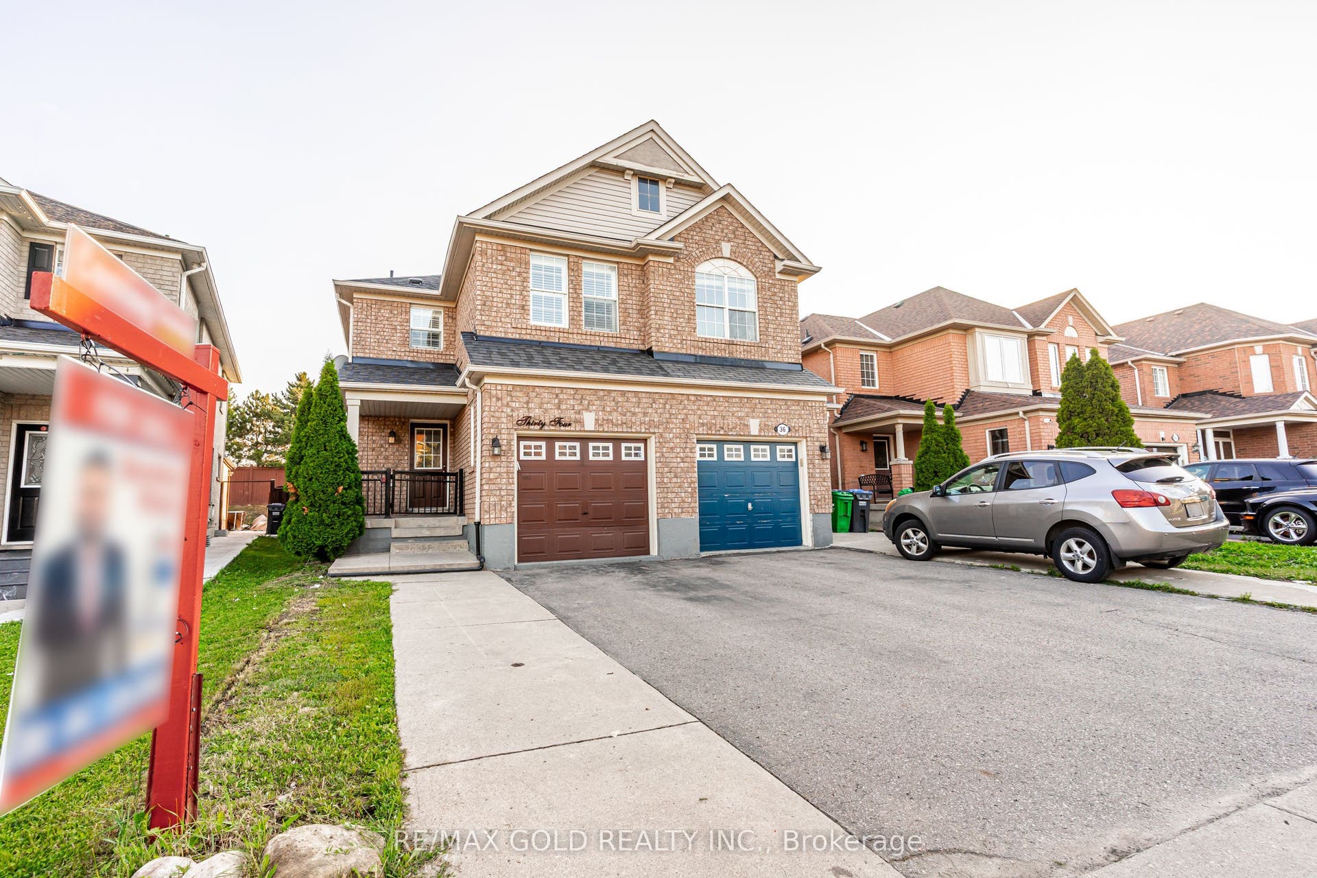 34 Jingle Crescent, Brampton, Peel ON L6S 0B2