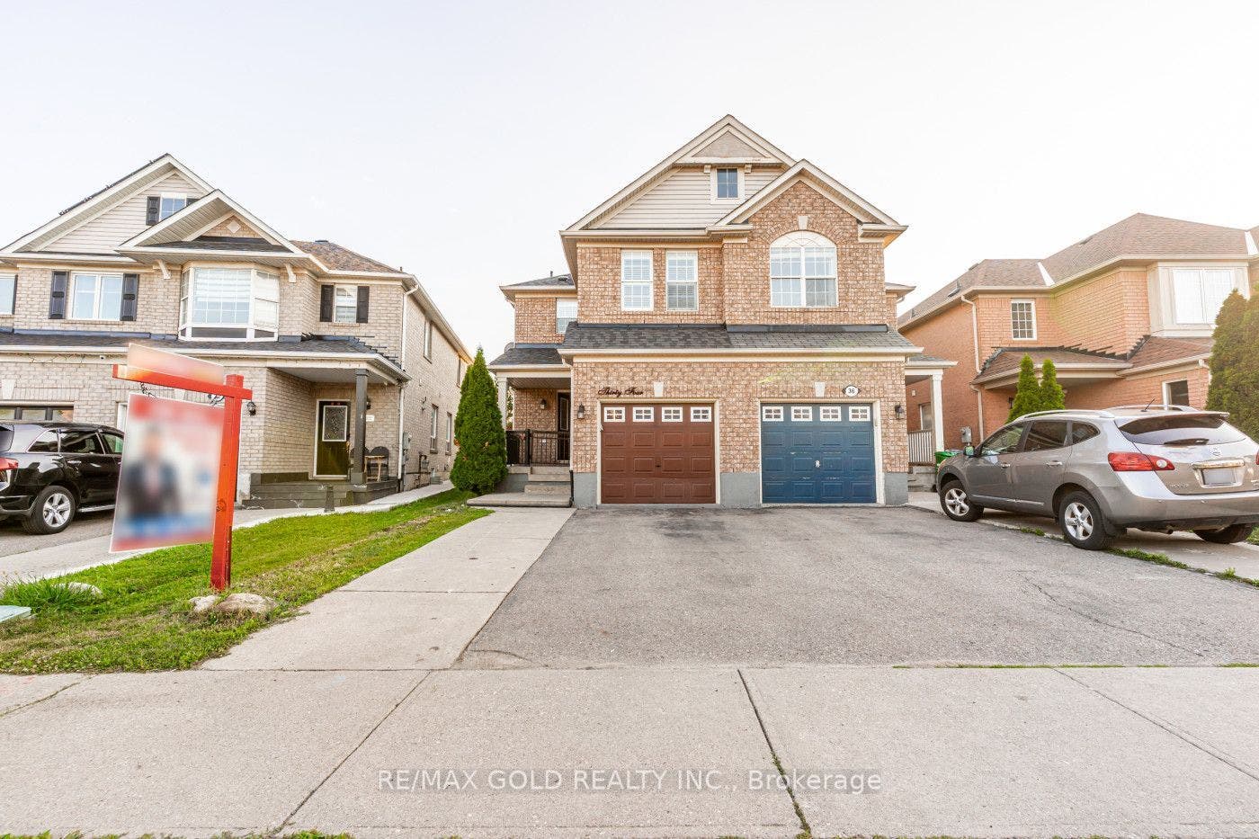 34 Jingle Crescent, Brampton, Peel ON L6S 0B2