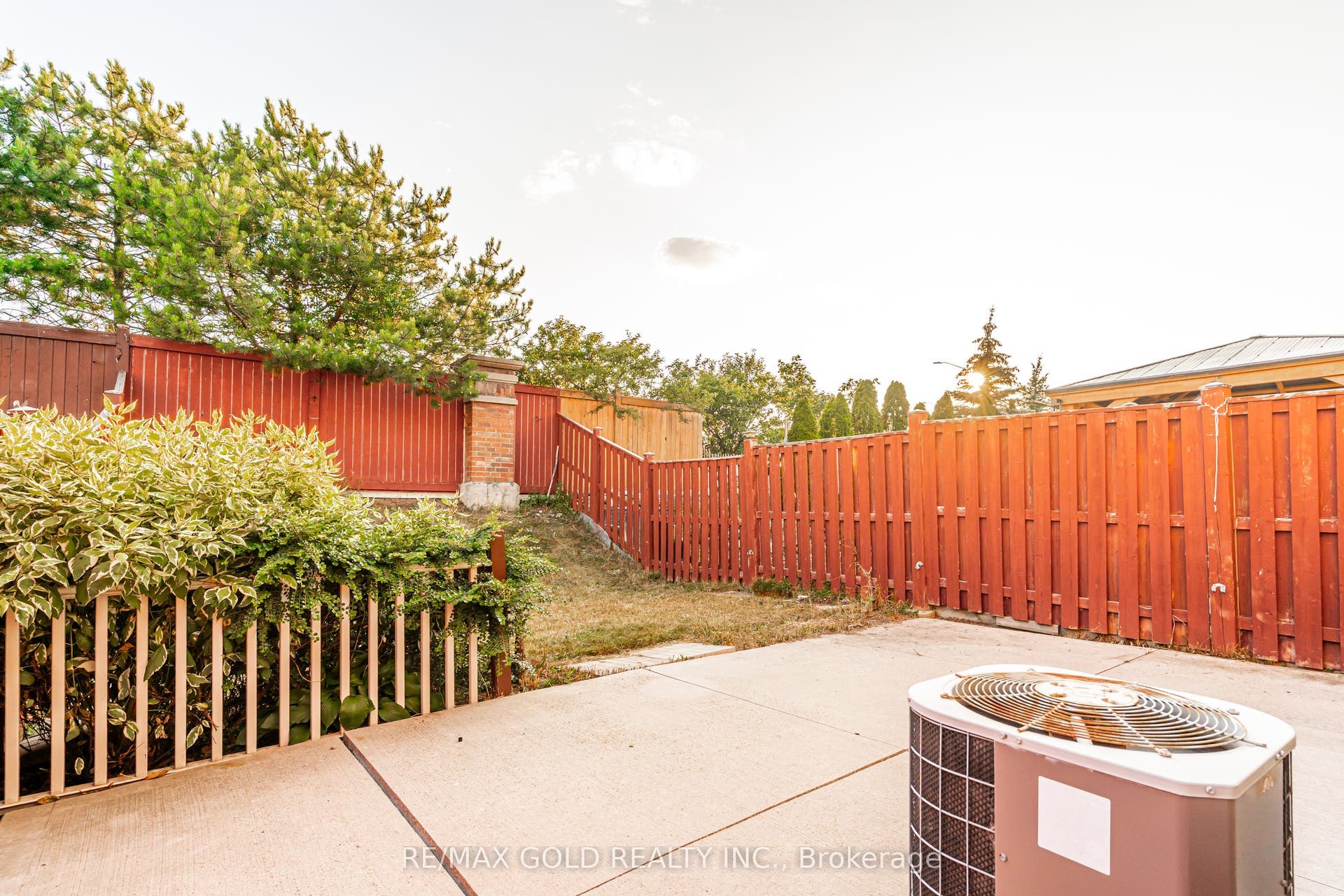 34 Jingle Crescent, Brampton, Peel ON L6S 0B2