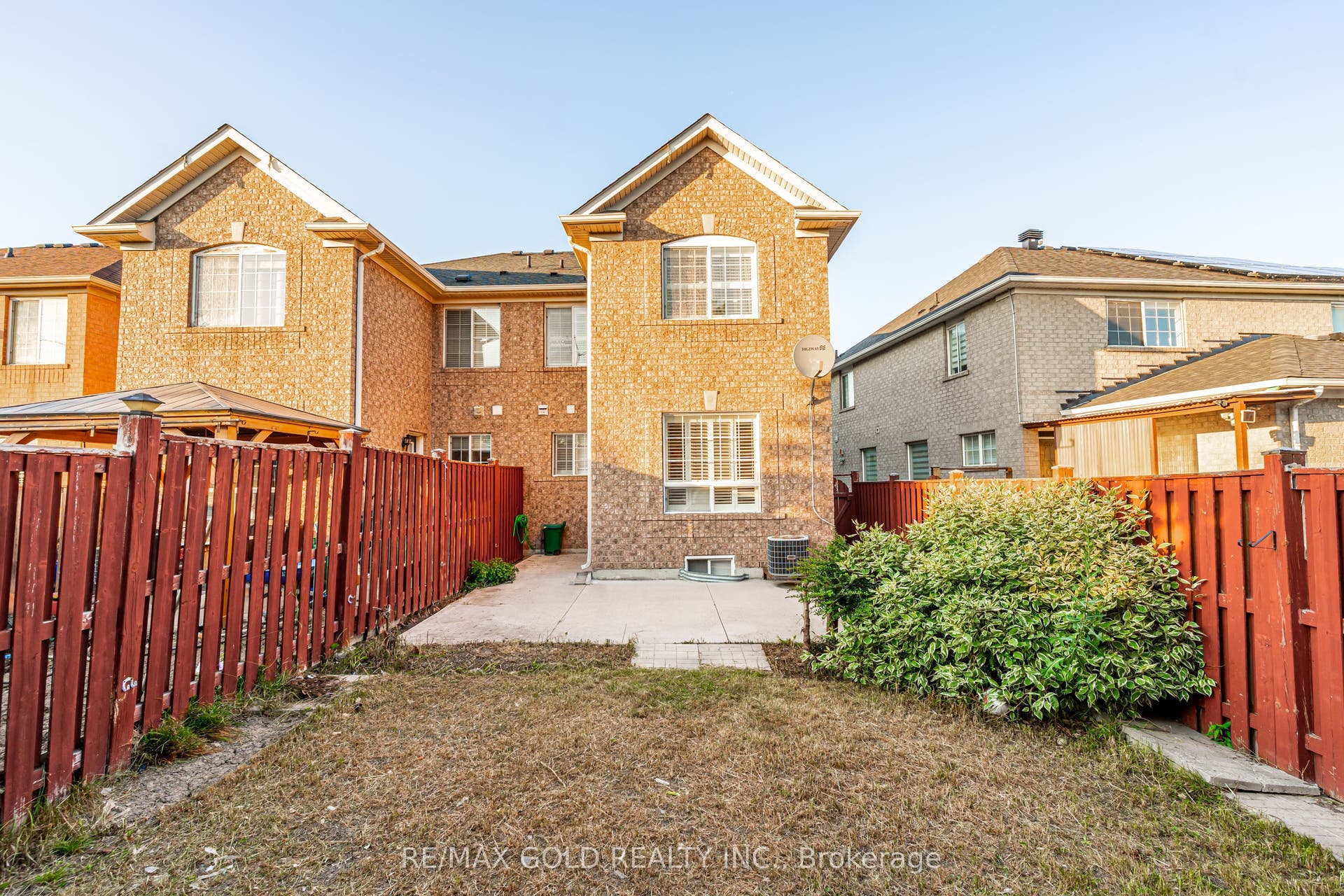 34 Jingle Crescent, Brampton, Peel ON L6S 0B2