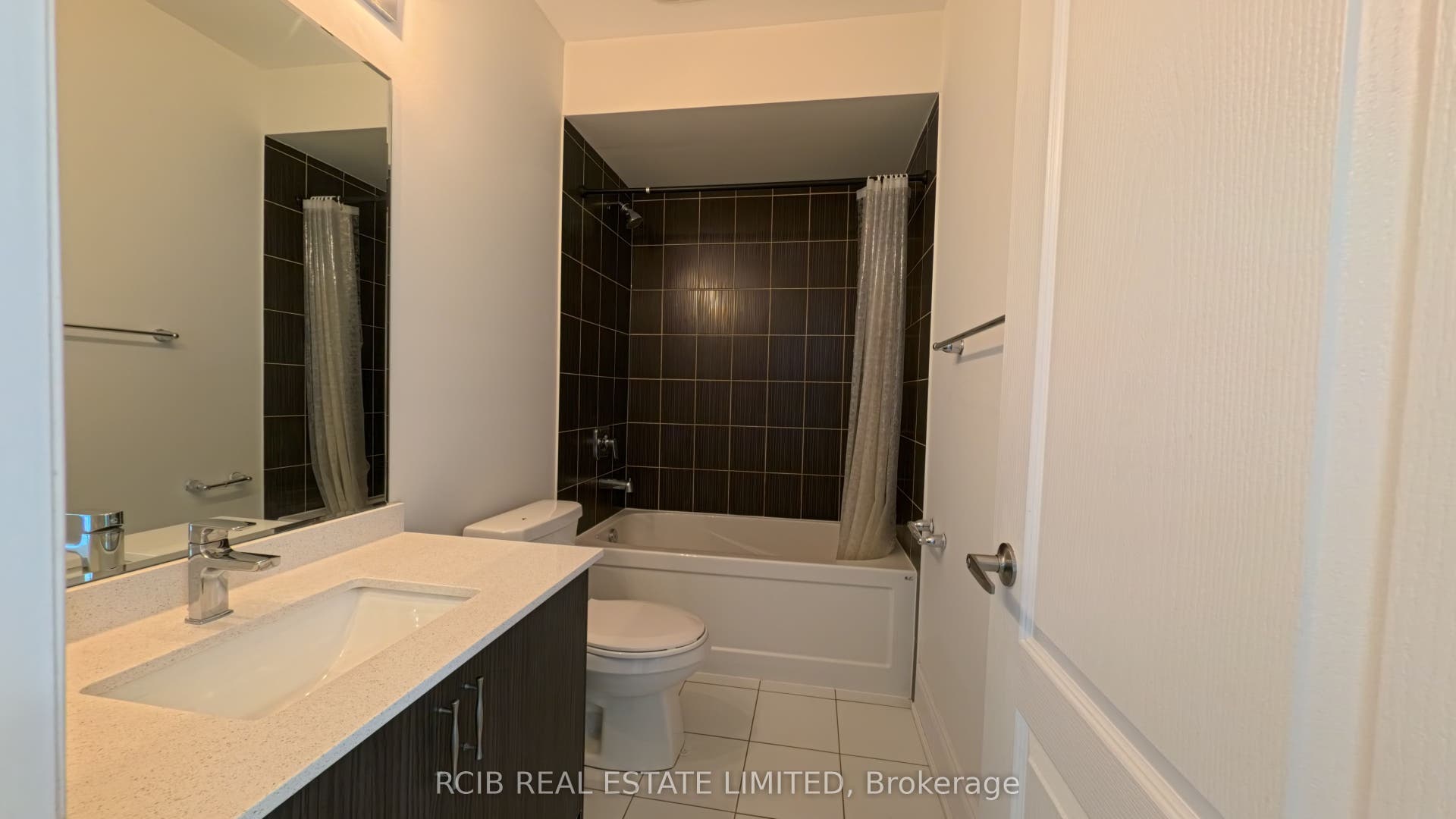 20 Foxsparrow Road, Brampton, Peel ON L6R 4C9
