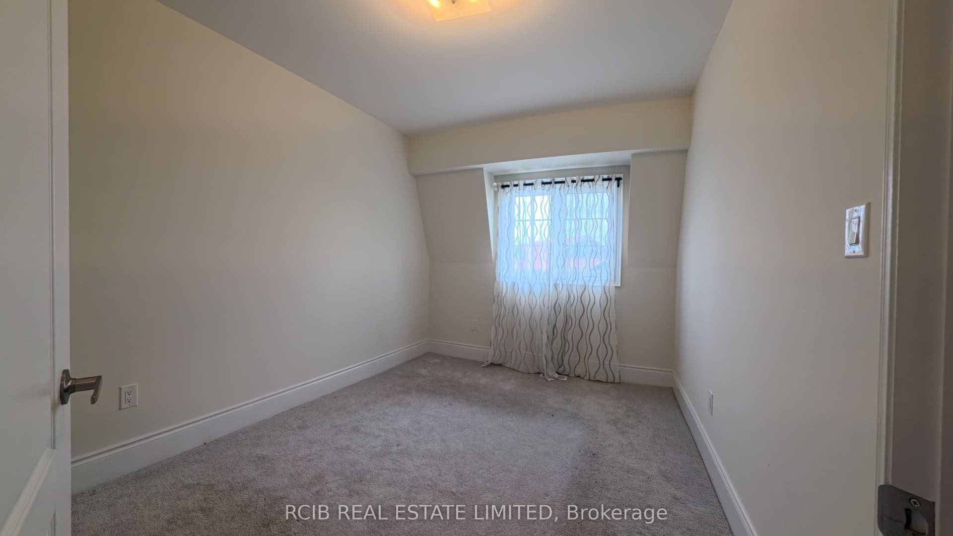 20 Foxsparrow Road, Brampton, Peel ON L6R 4C9