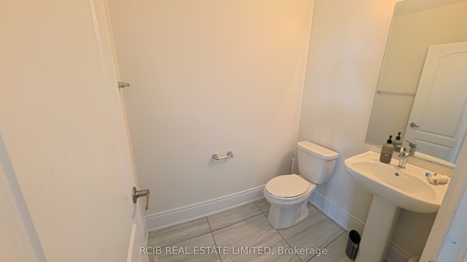 20 Foxsparrow Road, Brampton, Peel ON L6R 4C9
