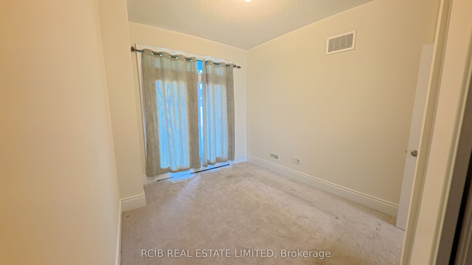 20 Foxsparrow Road, Brampton, Peel ON L6R 4C9