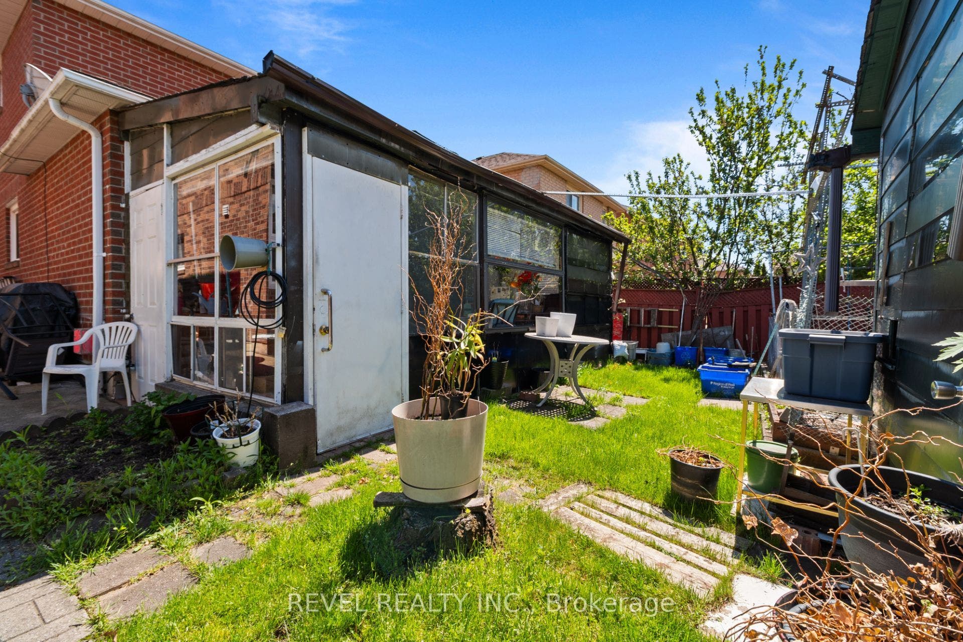 1263 Bantham Street, Mississauga, Peel ON L5V 1Y8