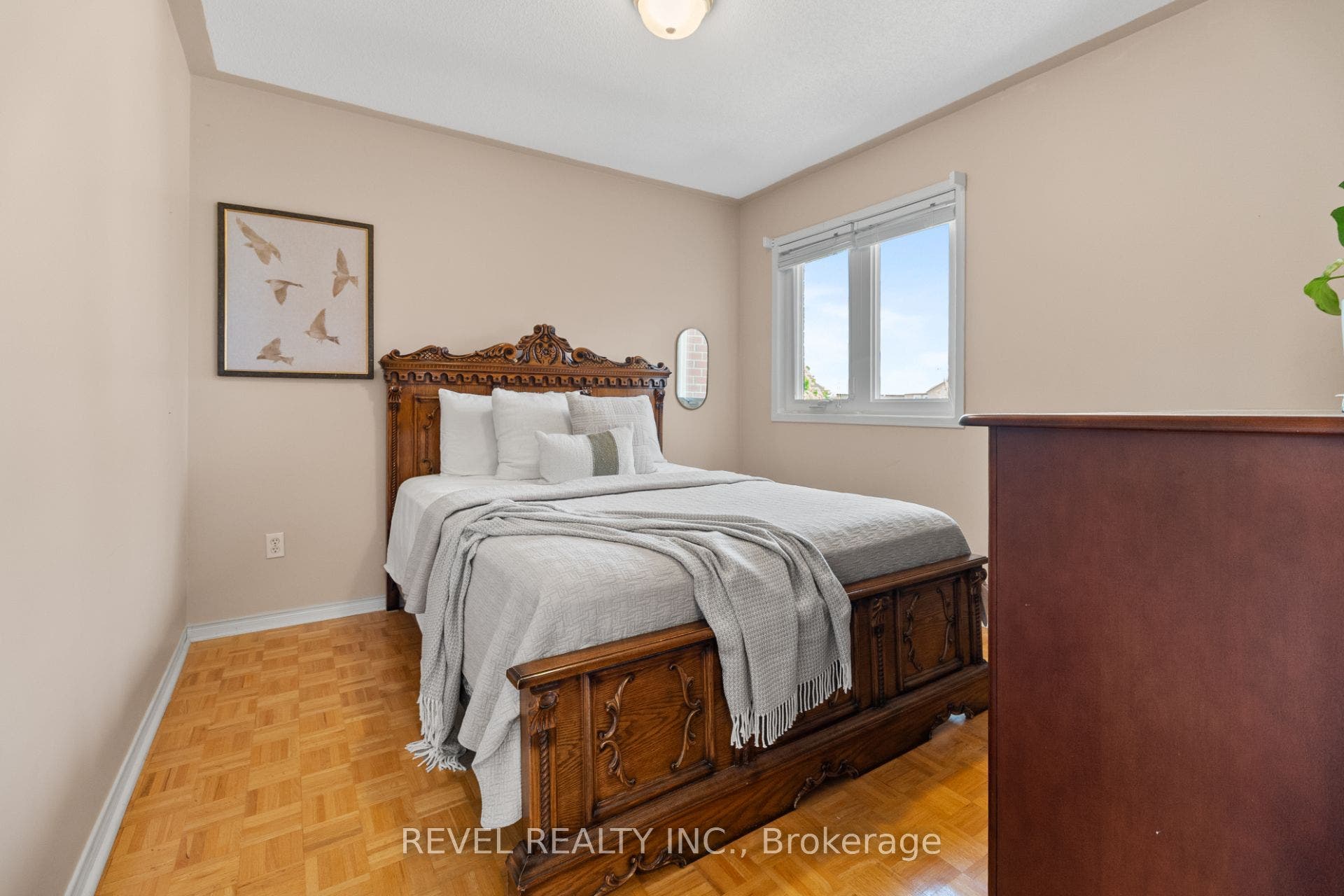 1263 Bantham Street, Mississauga, Peel ON L5V 1Y8