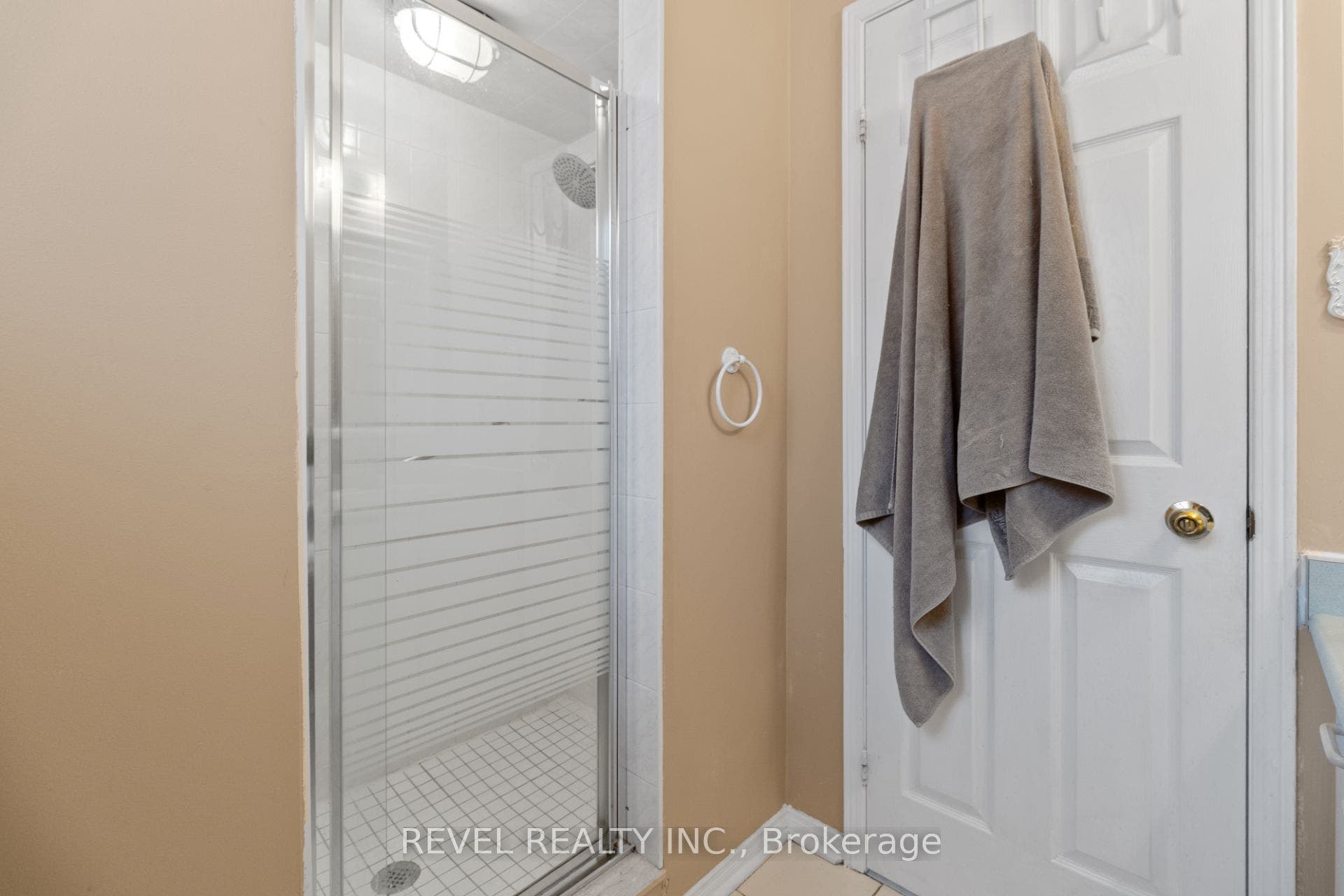 1263 Bantham Street, Mississauga, Peel ON L5V 1Y8