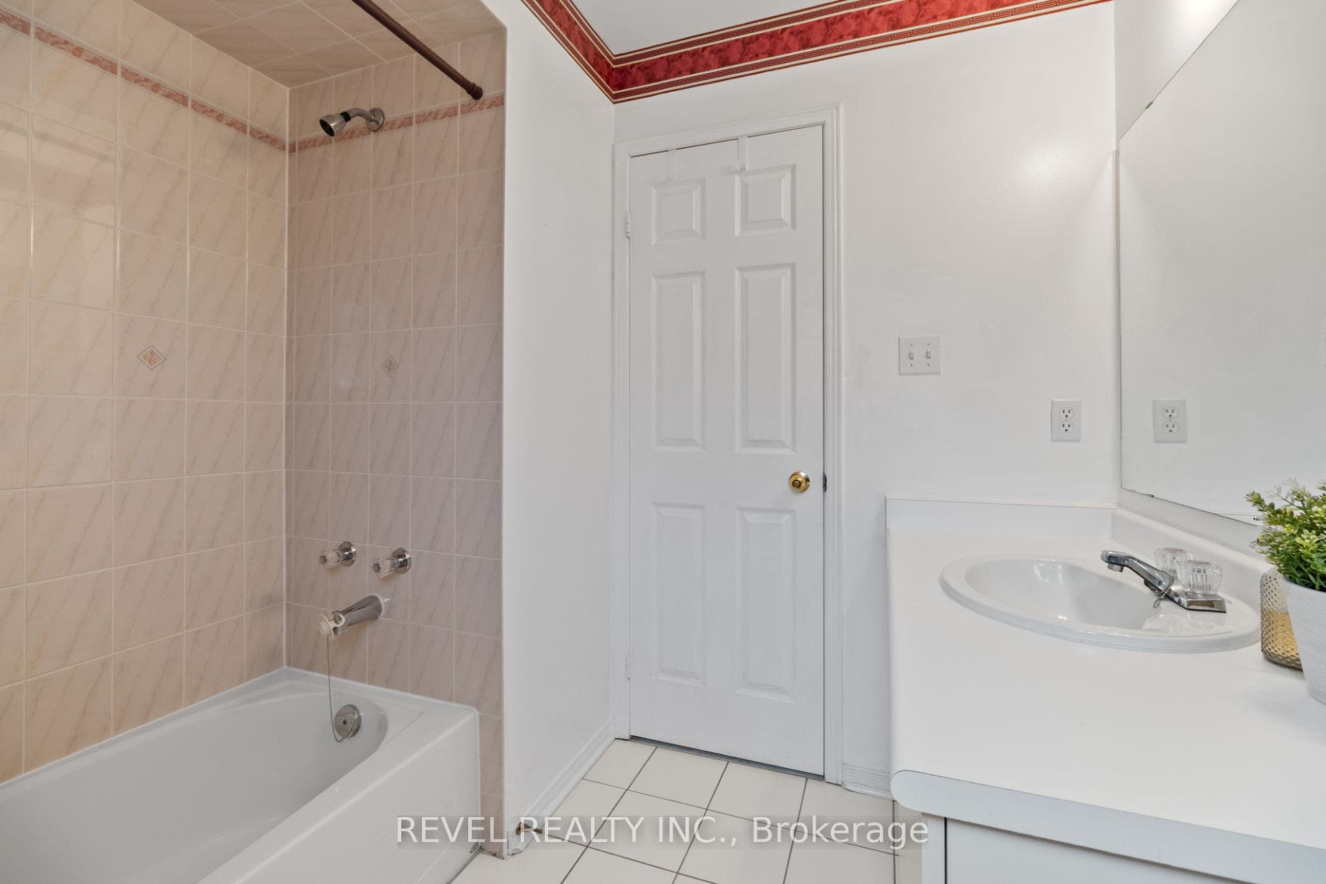 1263 Bantham Street, Mississauga, Peel ON L5V 1Y8